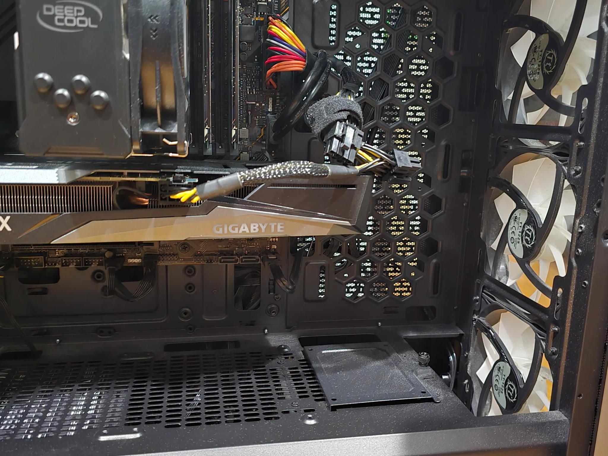USED Gaming PC Gigabyte 3060 12GB Intel I7-10700f 8 Cores 16Gb RAM