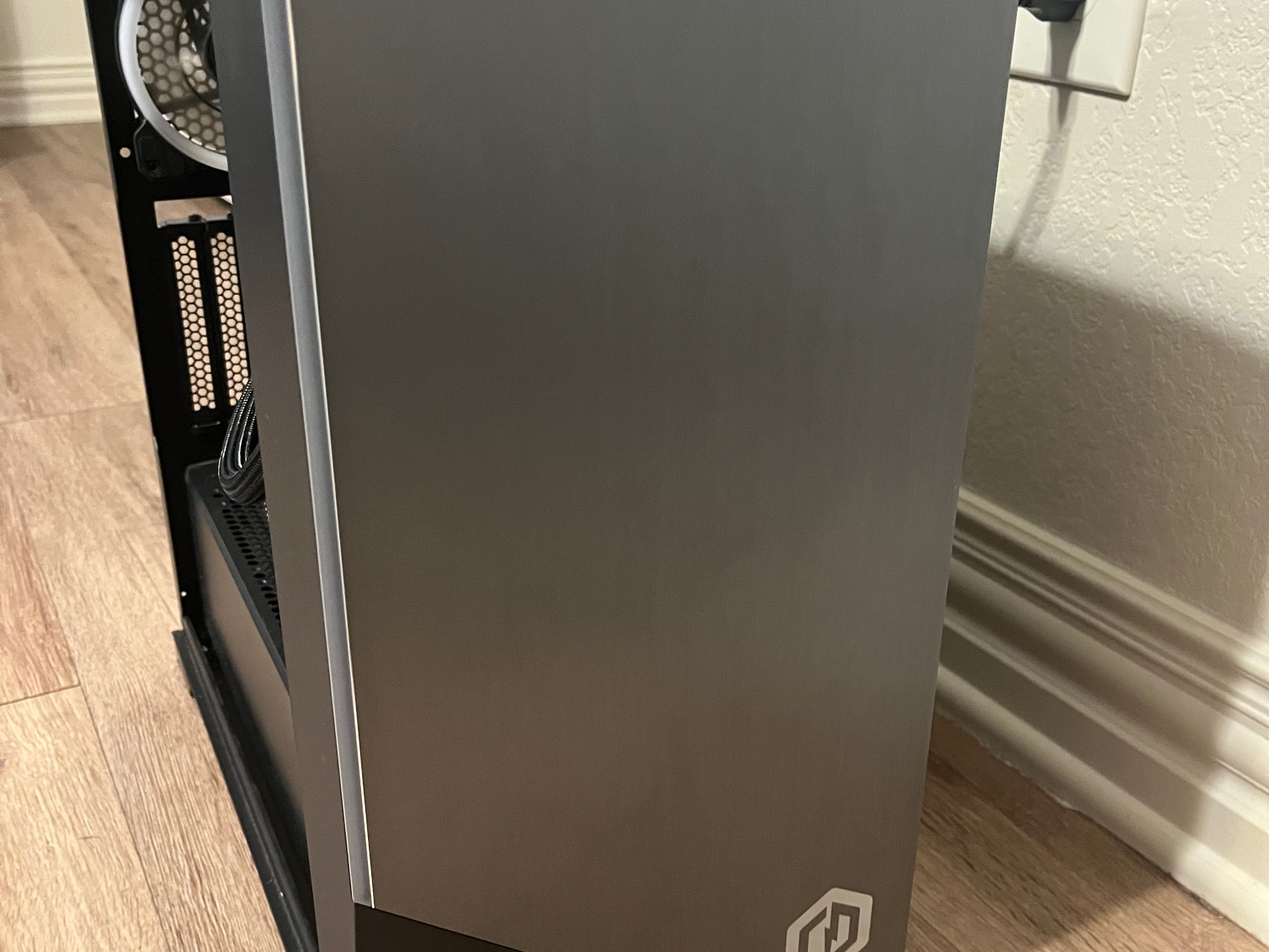 Ryzen 7 3700X | RTX 2060 OC | 32GB DDR4 3600 | 240mm AIO | Clean CyberPowerPC Build