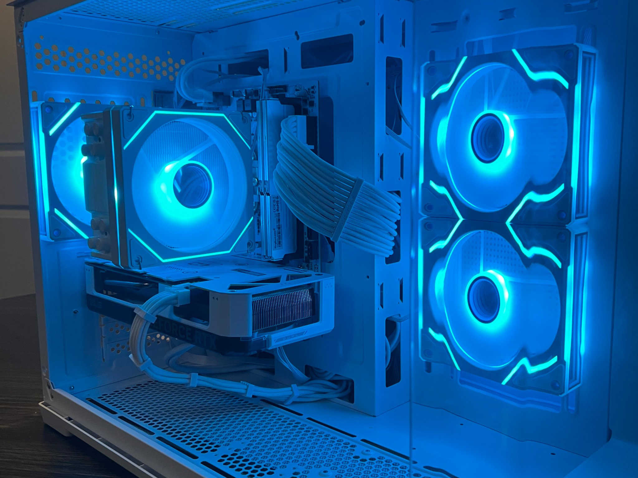 All white gaming pc with |RTX 4060 oc|ryzen 5 5600| 32gb ddr4 3200mhz