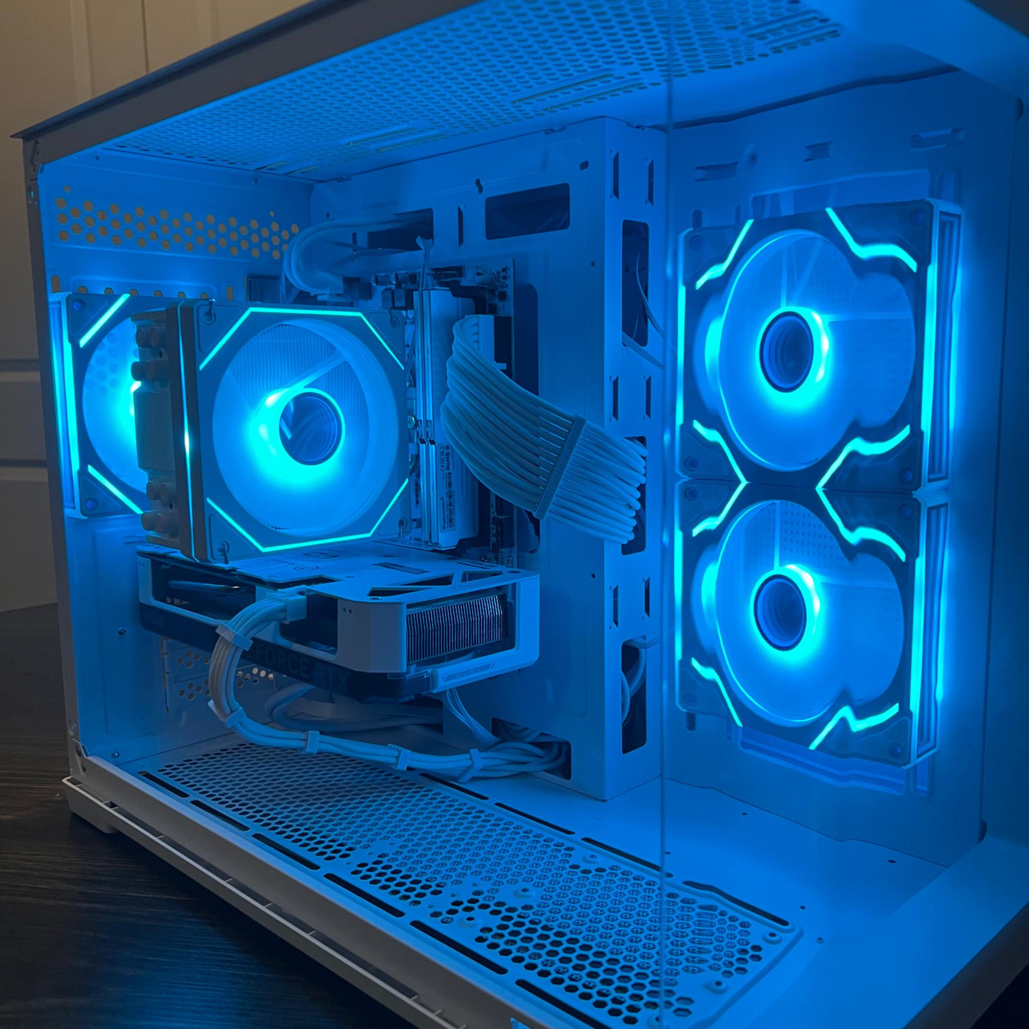 All white gaming pc with |RTX 4060 oc|ryzen 5 5600| 32gb ddr4 3200mhz