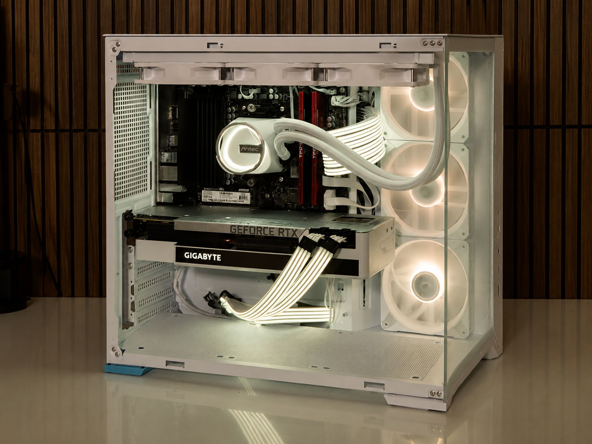 WHITEOUT Gaming PC| 7500X3D | 32GB DDR5 | RTX 3080TI 12GB |1TB NVME  | Lian LI  | Windows 11 | WIFI