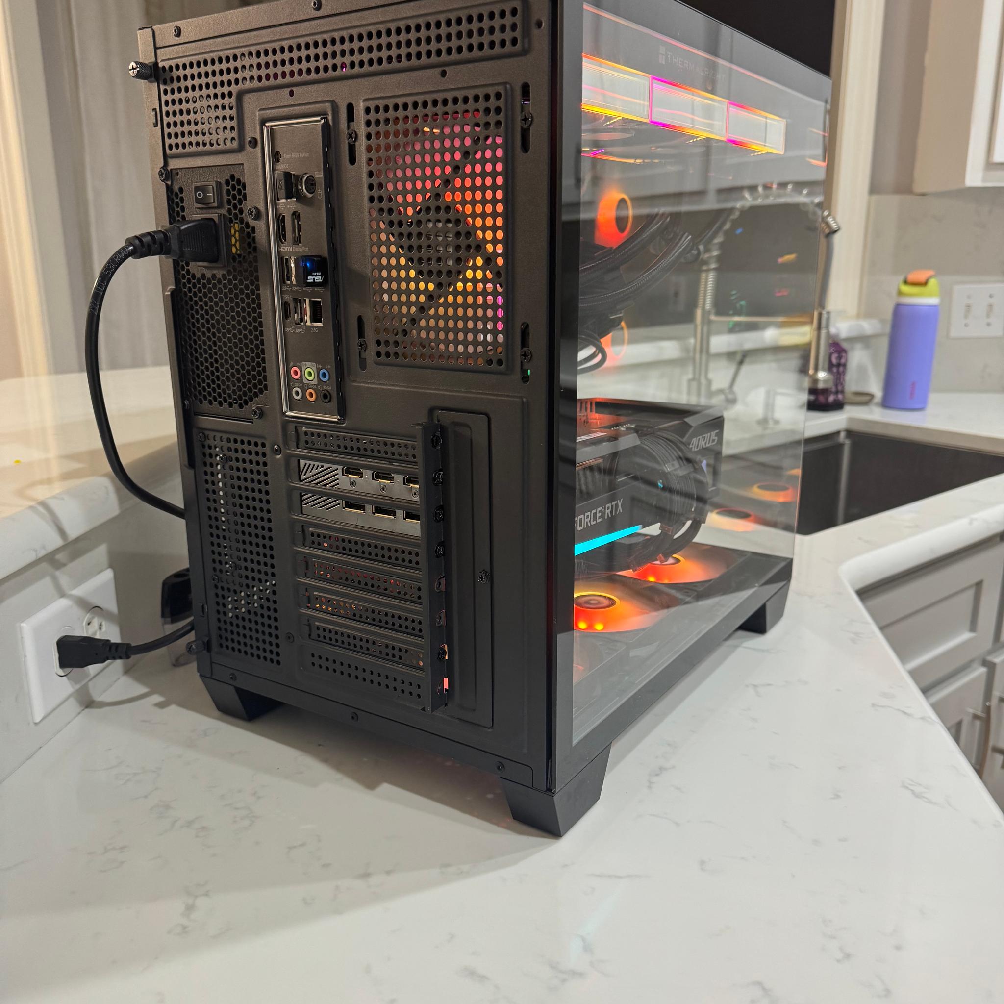 Gaming PC Intel i7-11700k / RTX 3070 TI / 1TB SSD / 16GB DDR4