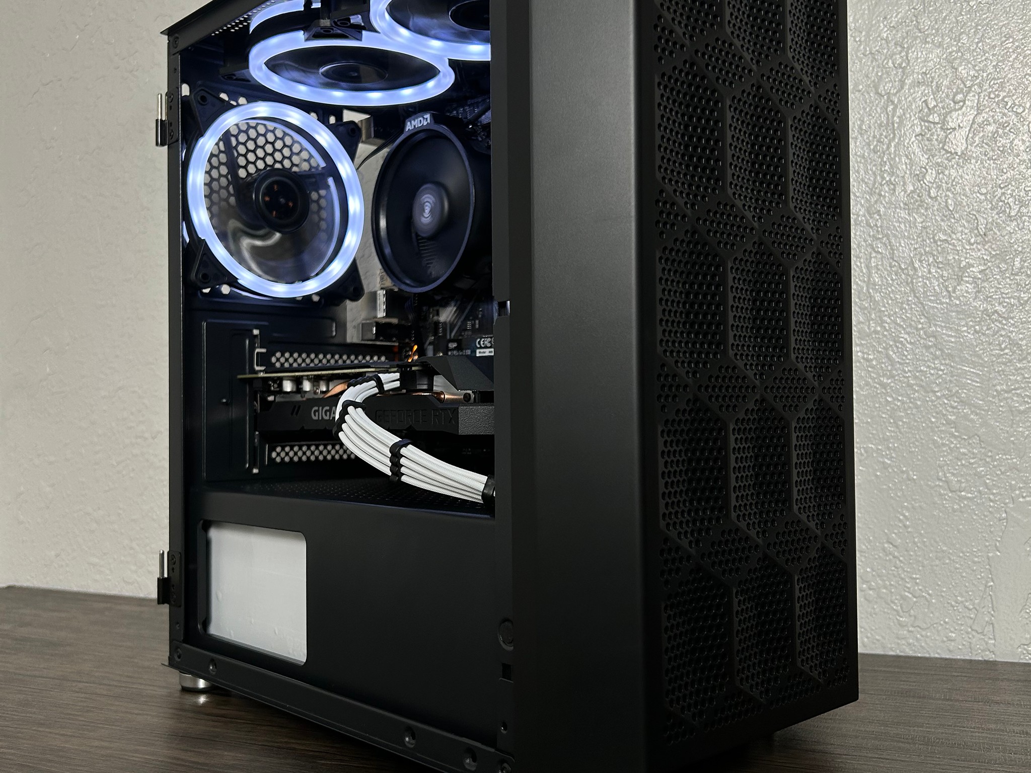 RTX 2060 | Ryzen 5 3600 | 16GB 3600MHz | 512GB NVME