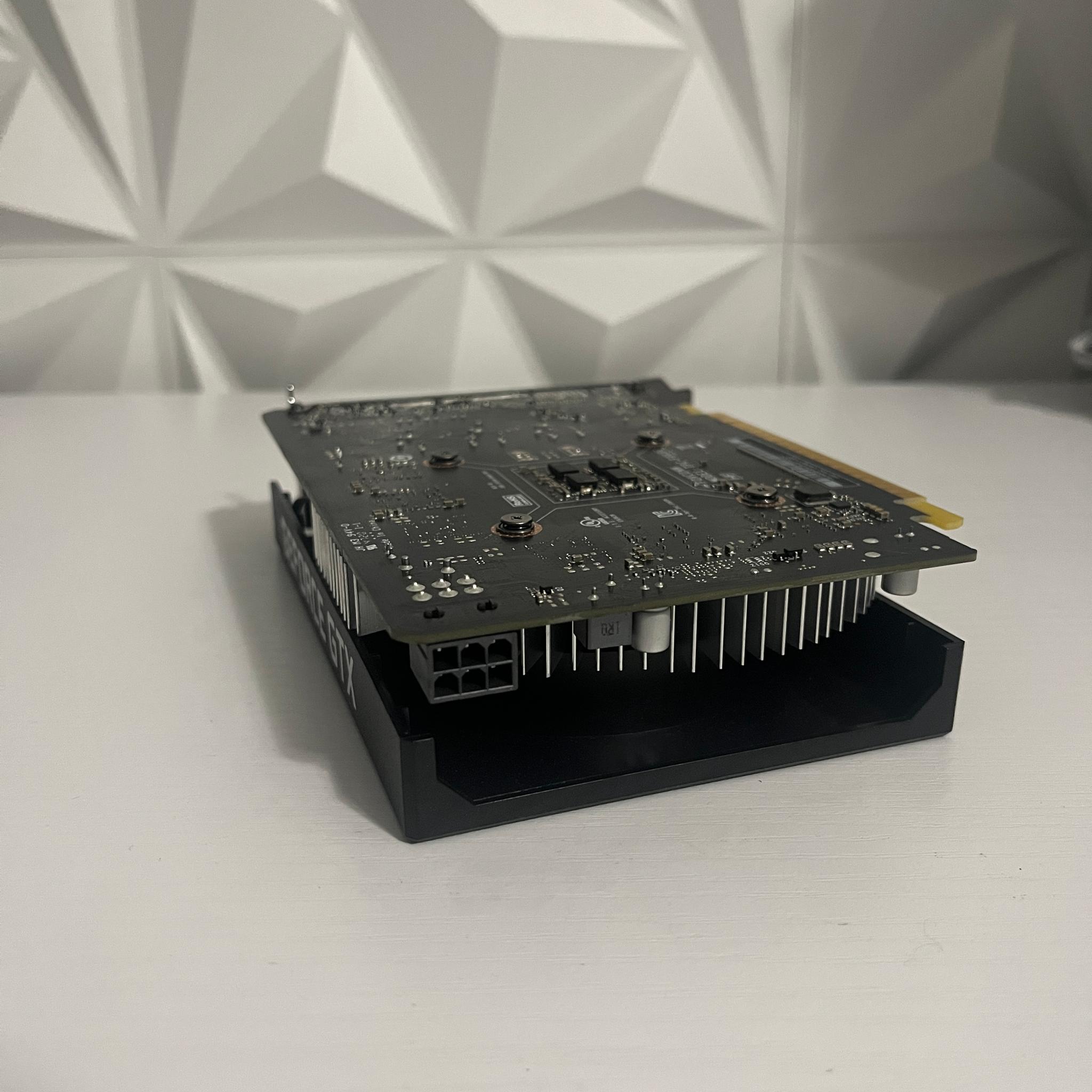 HP GeForce GTX 1650 SUPER 4GB