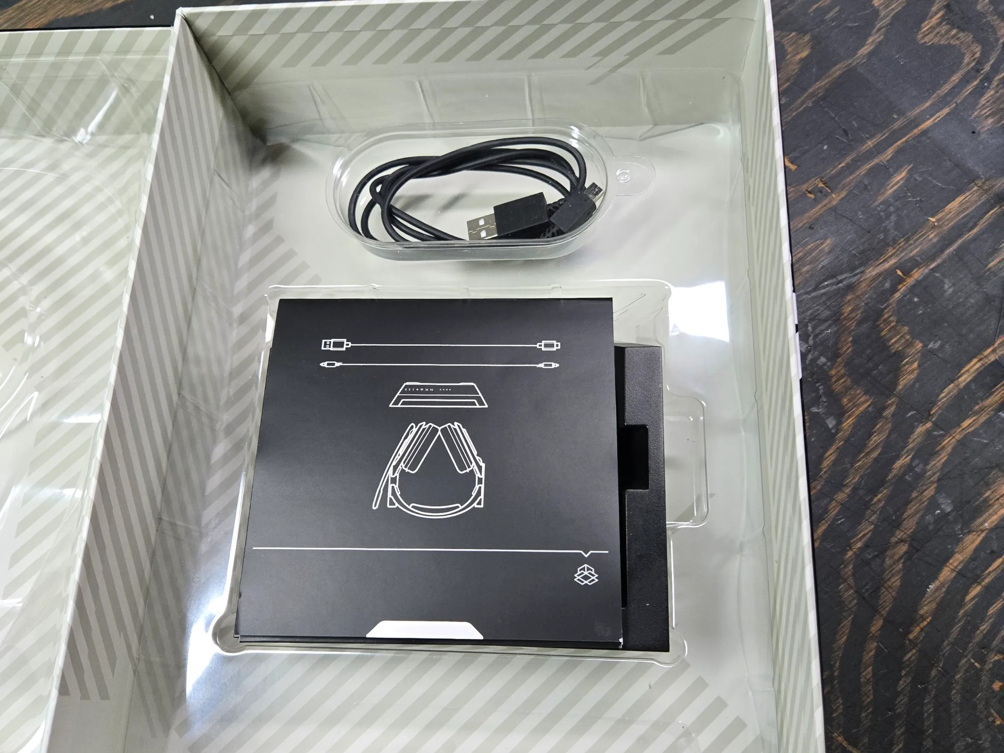 Like NEW Astro A50 + Base Station