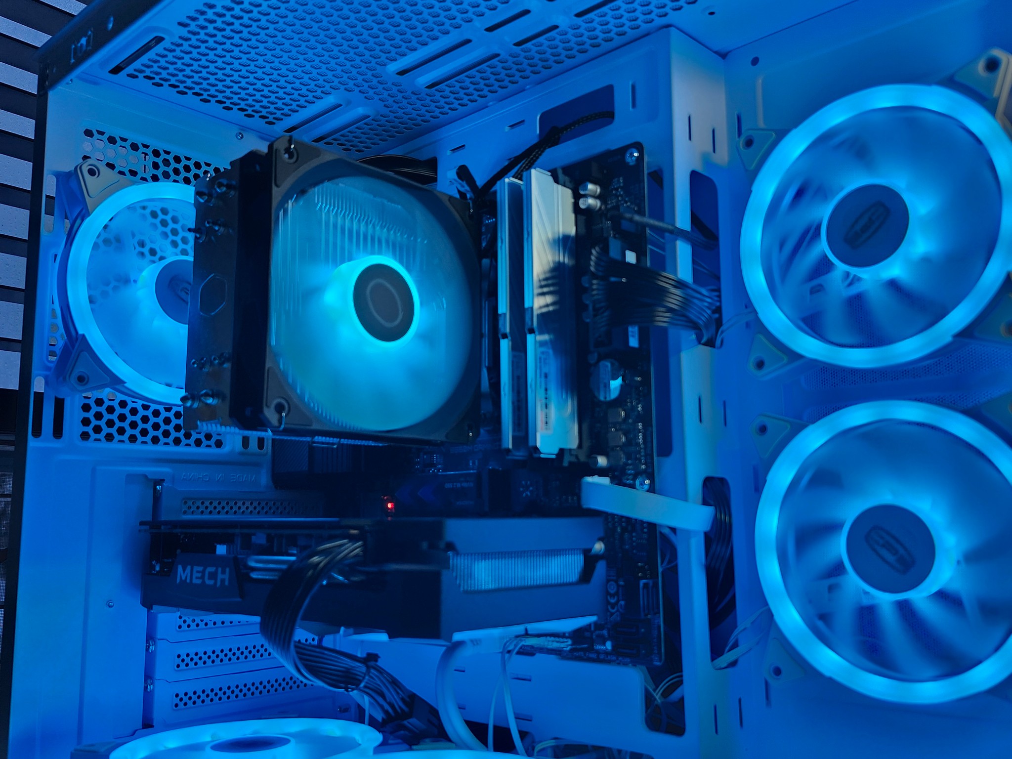 6600 | 4500 RGB White Gaming PC