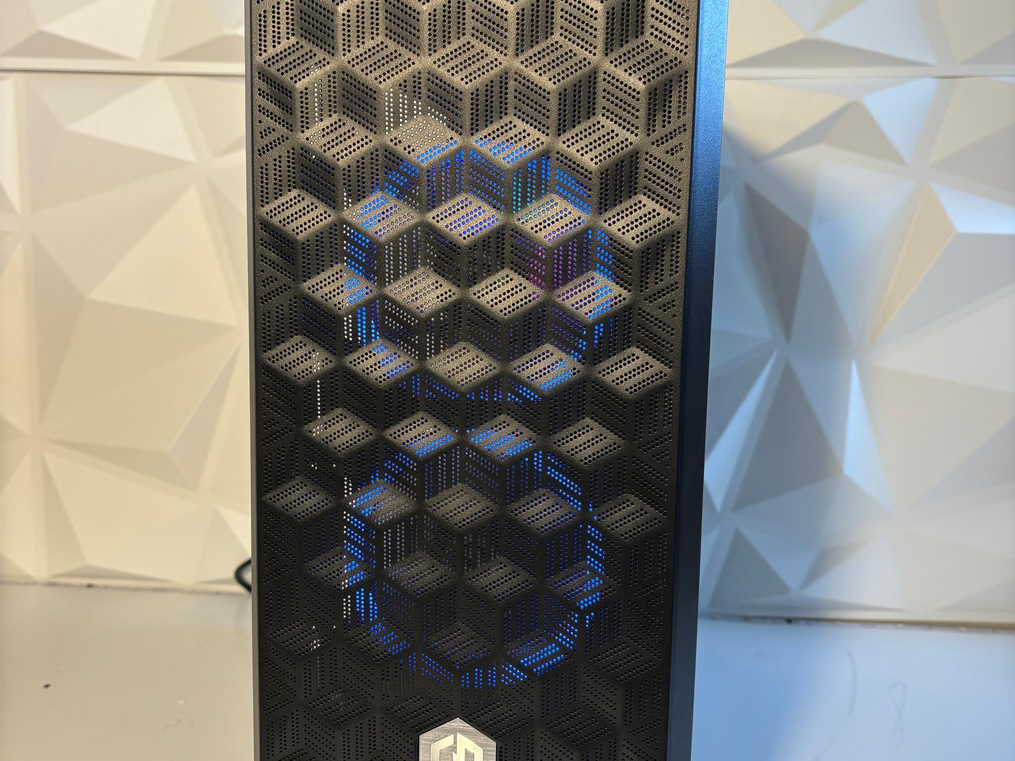 //RGB Gaming PC//  - GTX 1070 8GB, i7 7700K, 512GB, 16GB DDR4