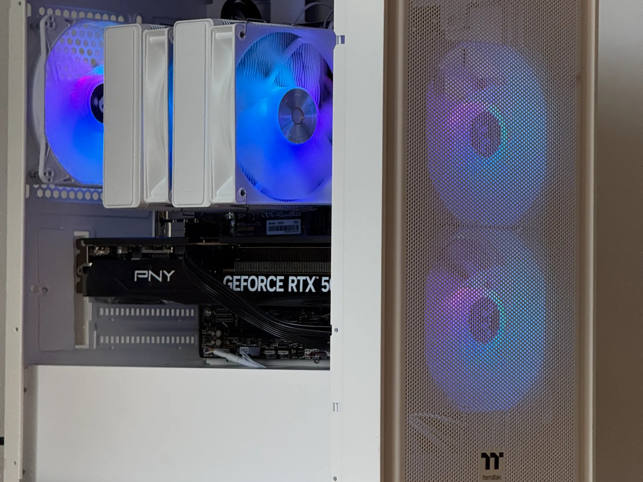 Ryzen 5 7600X3D RTX 5070 Gaming PC