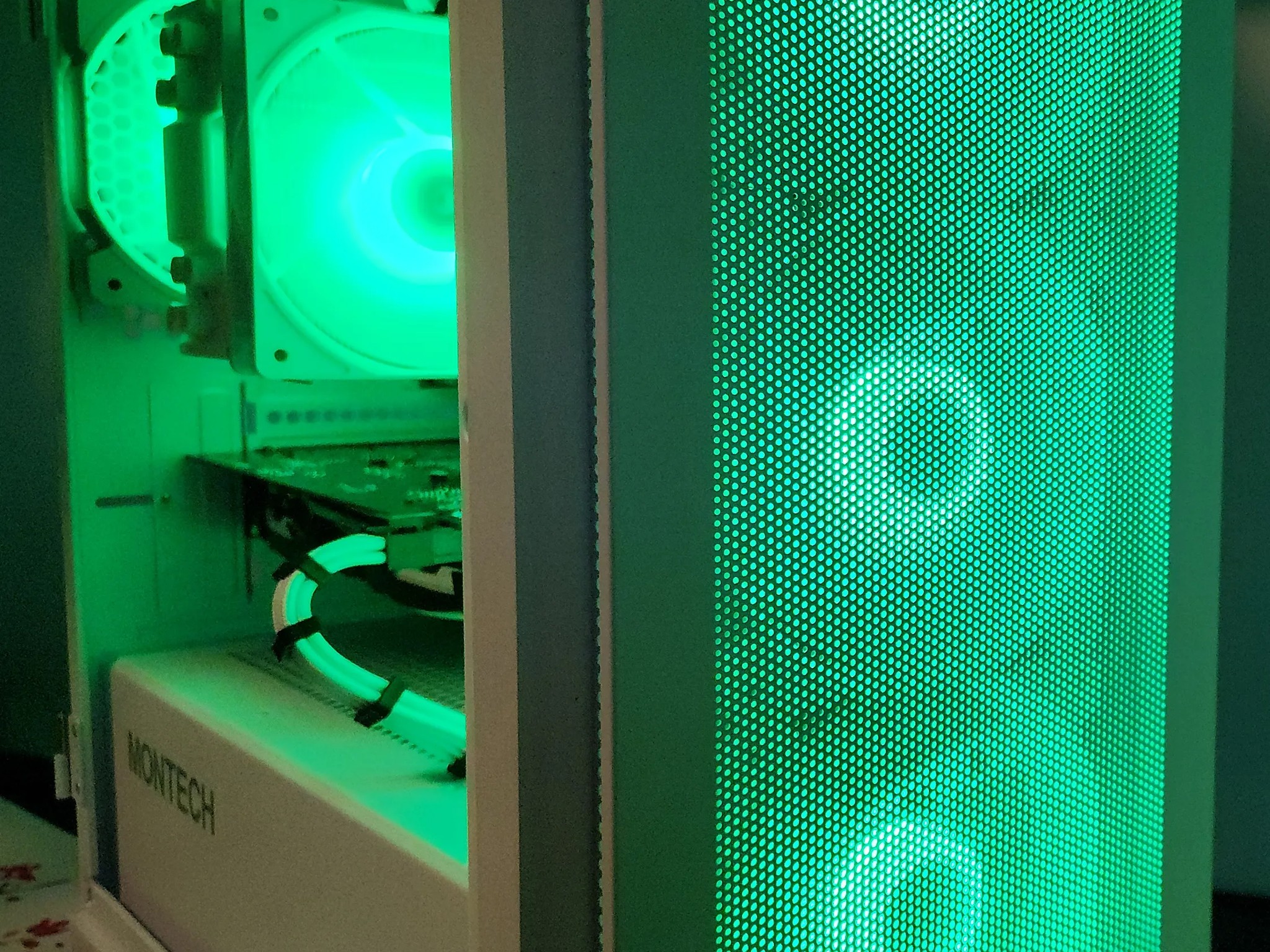 PRICE DROP!! Frosty Gaming Rig Ryzen 5/ 16GB / 1TB / RX 6600 8GB