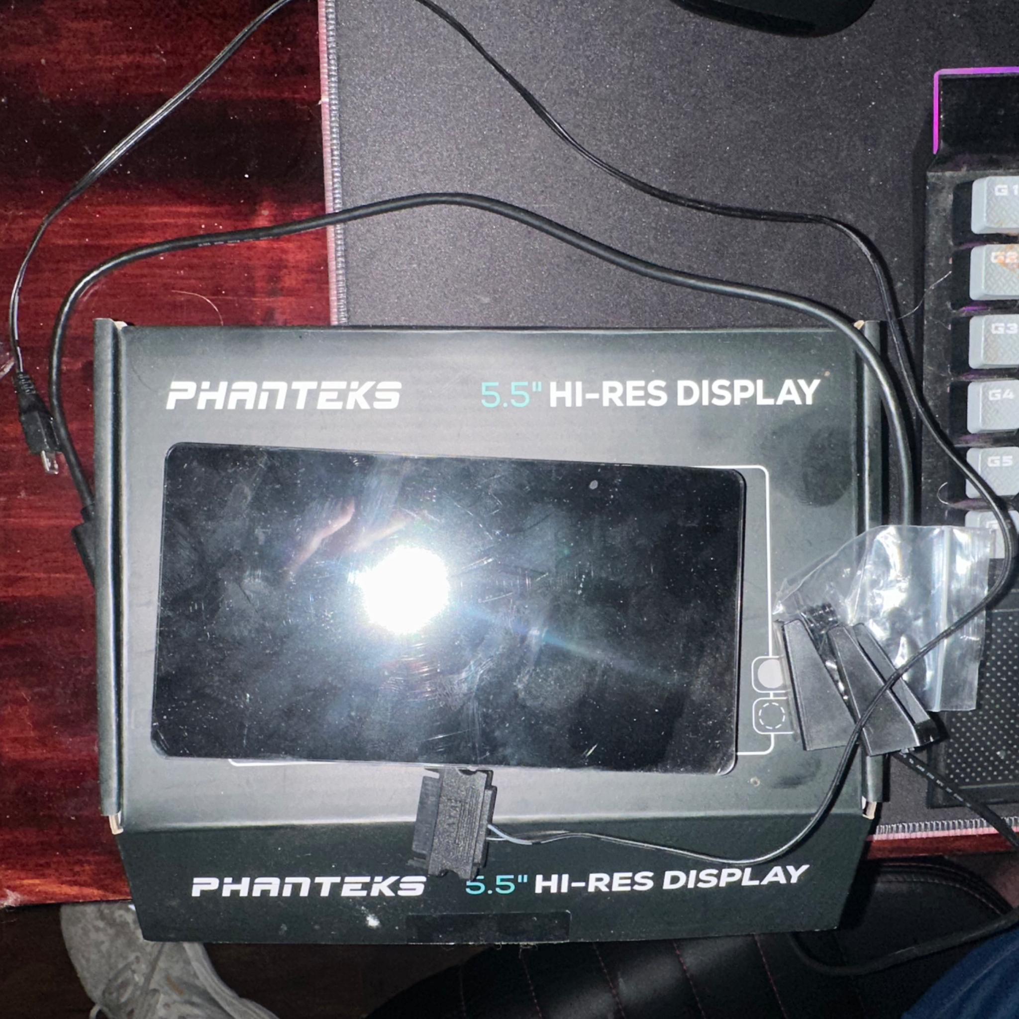 Phanteks 5.5 inch 1440p display