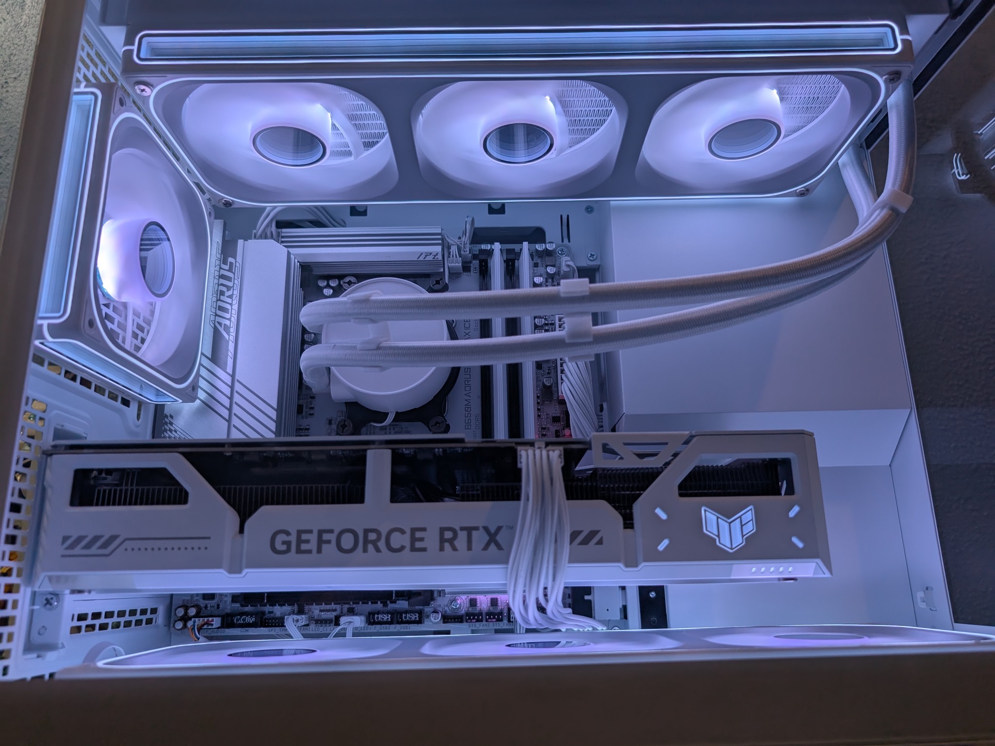 Content Creator/Steaming/Gaming PC | 7900x3d, RTX 5070 Ti | All White | 2TB | Win. 11 Pro