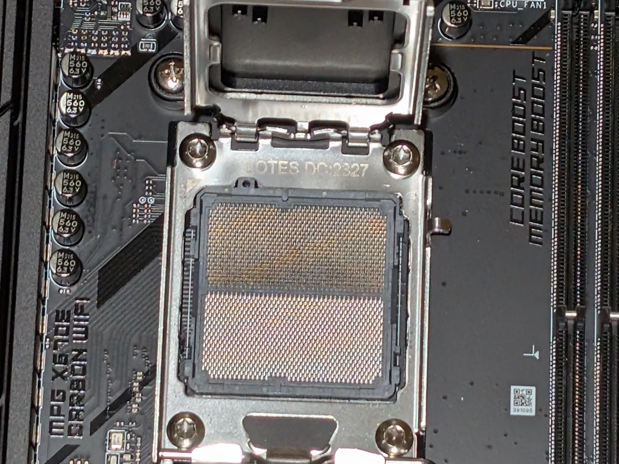 MSI MPG X670E CARBON WiFi AM5 ATX AMD Motherboard, Ryzen 9000 support