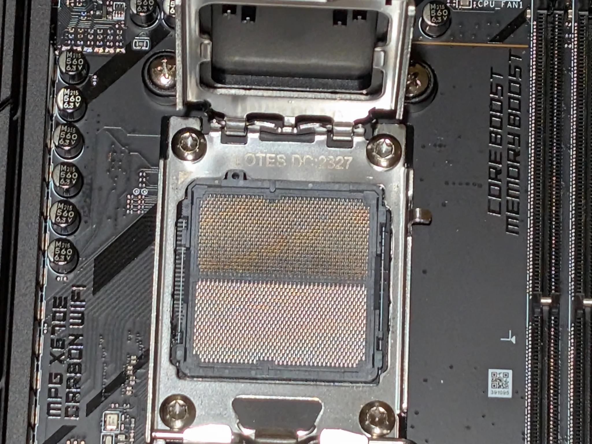 MSI MPG X670E CARBON WiFi AM5 ATX AMD Motherboard, Ryzen 9000 support