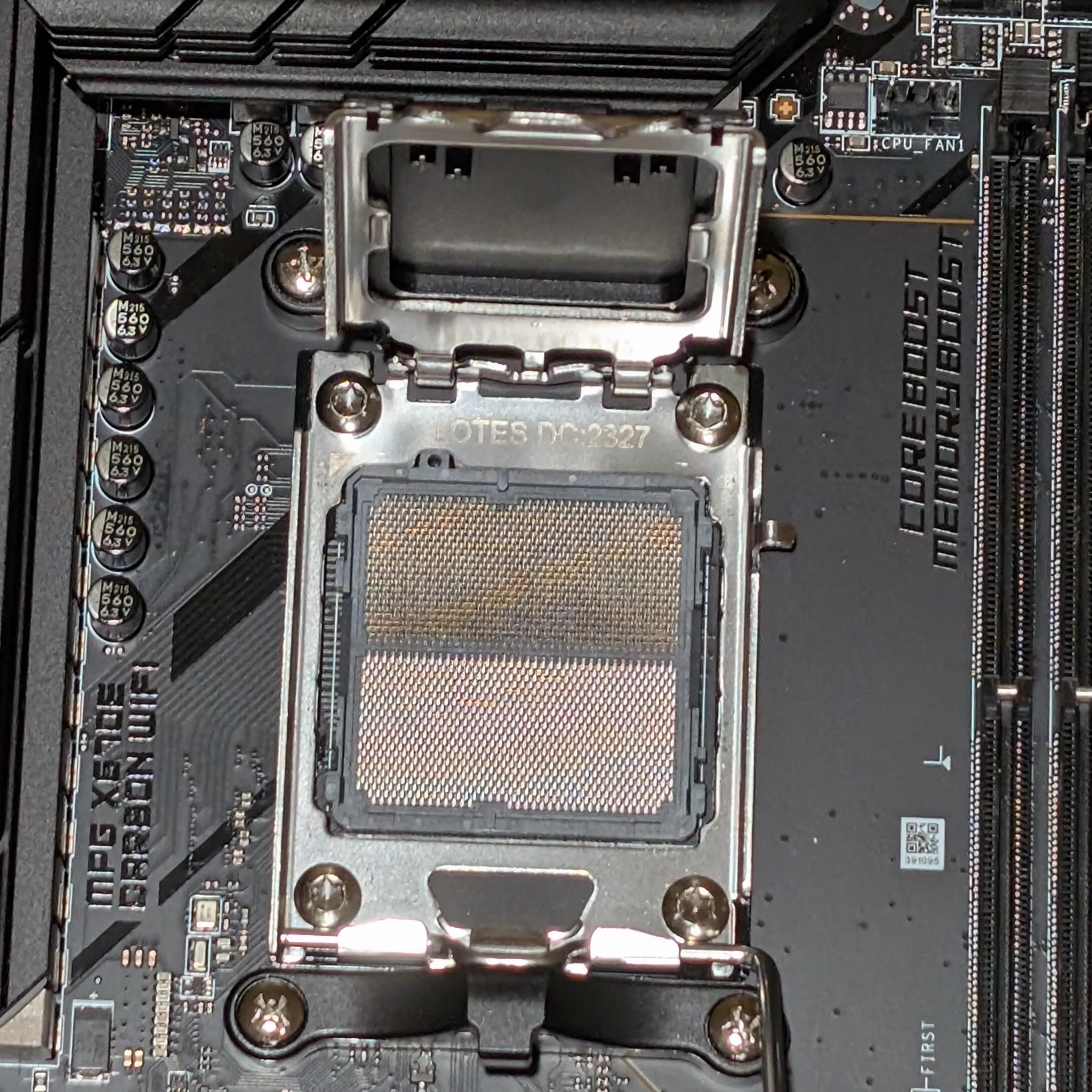 MSI MPG X670E CARBON WiFi AM5 ATX AMD Motherboard, Ryzen 9000 support