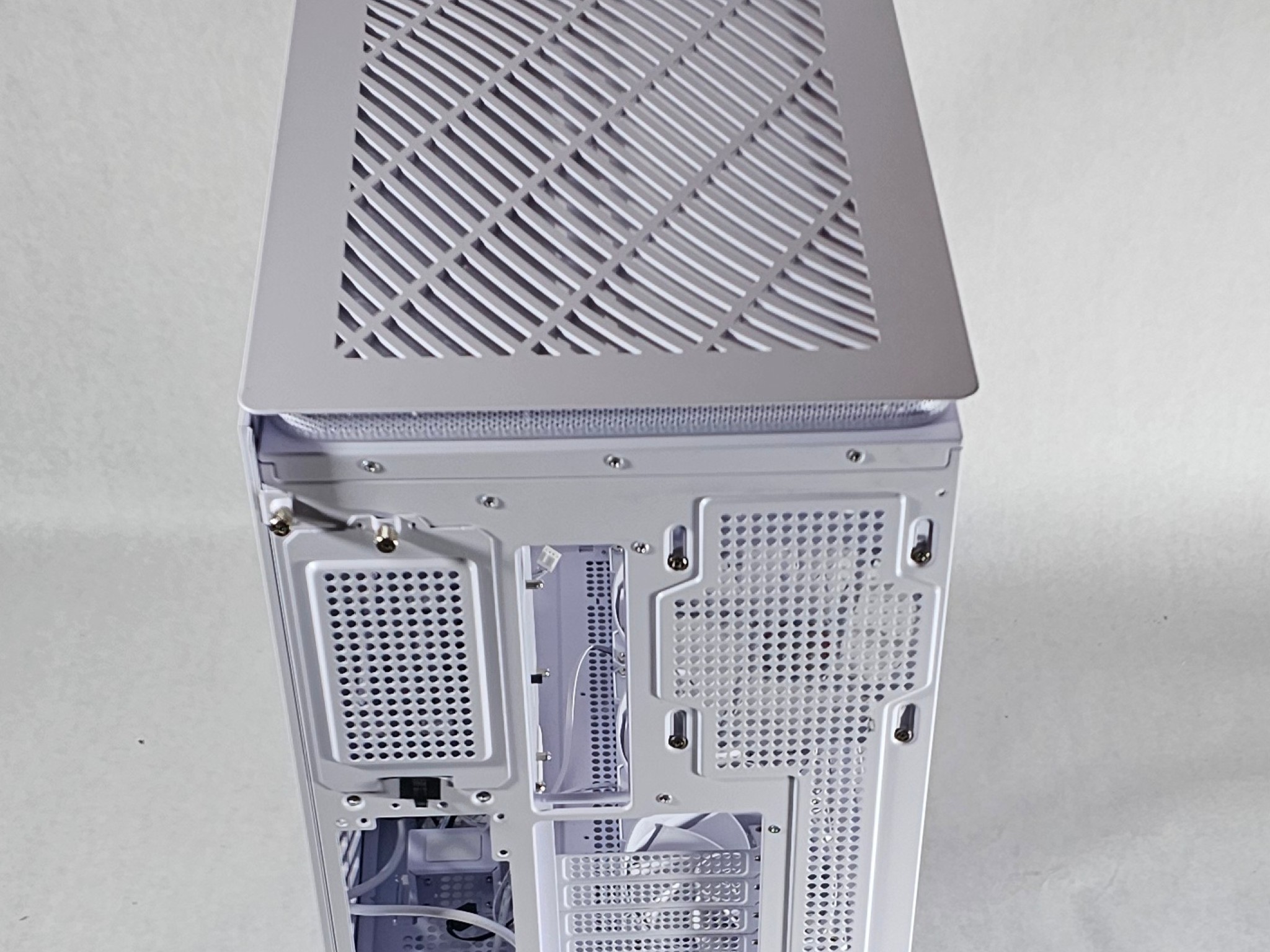 White PC Case with Tempered Glass w/ 7 RGB Fans