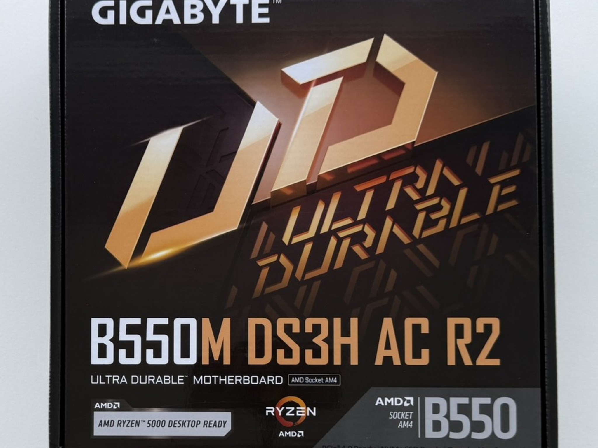 NEW GIGABYTE B550M DS3H AC R2 AM4 AMD B550 Micro ATX Motherboard