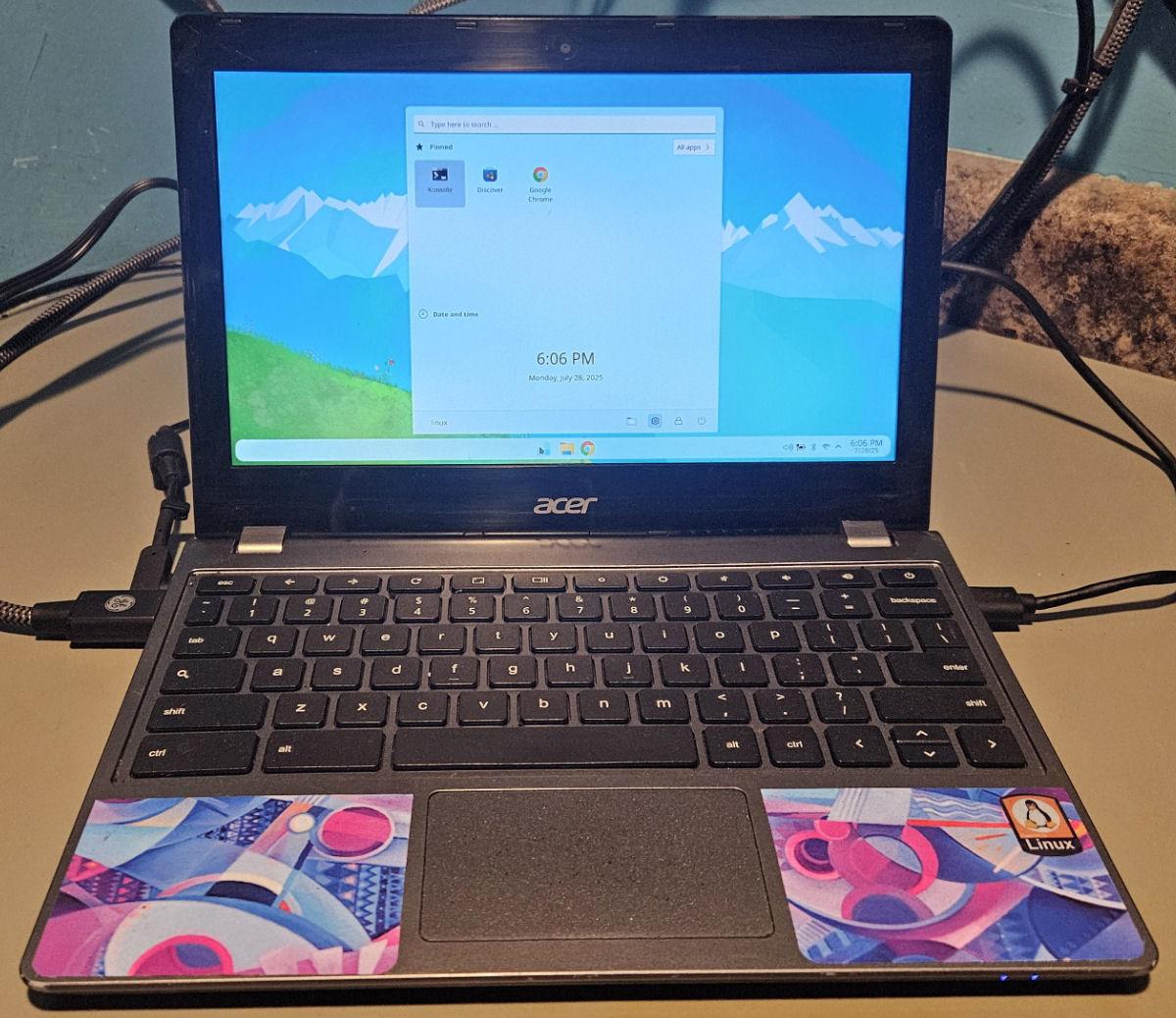 Upgraded Acer c740 with NEW BATTERY!! UEFI BIOS/128gig SSD/MX Linux KDE Plasma