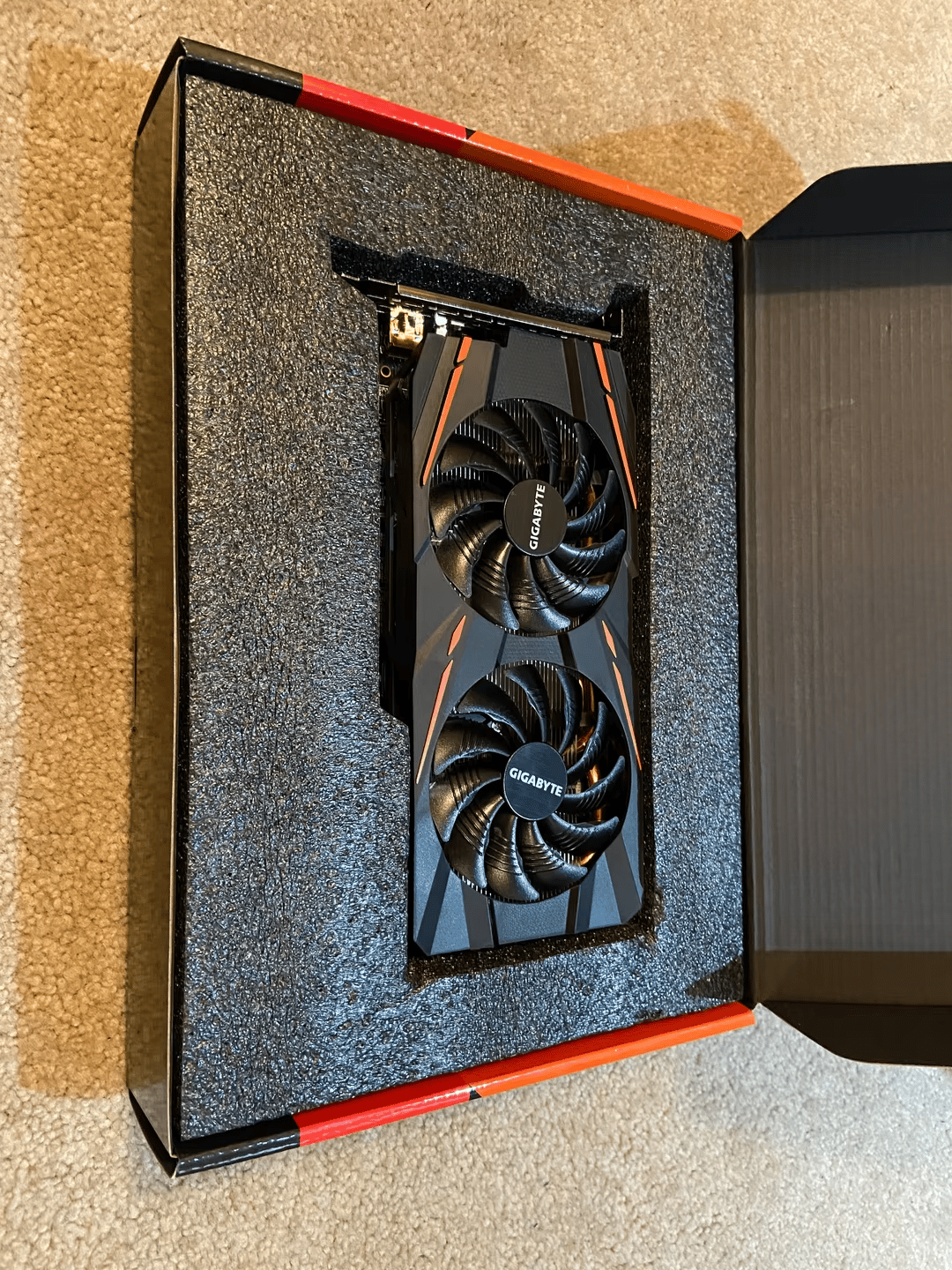 Gigabyte Radeon RX 570 8 GB - Clean and No Mining