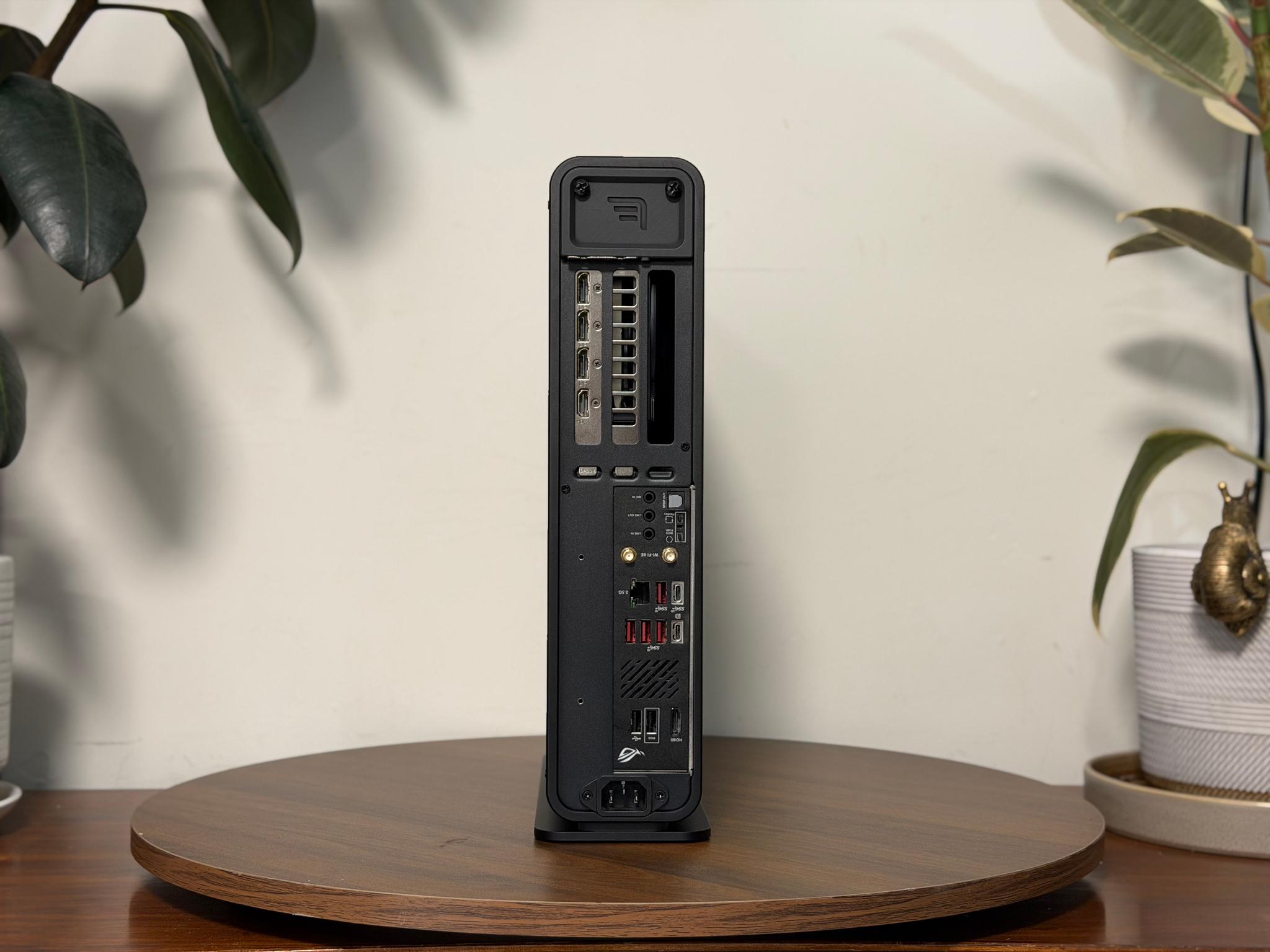 RTX 5080 Windforce OC SFF | Ryzen 7 9800X3D | 32GB DDR5 | B650E-I | 2TB SSD | NCASE x NFC Skyreach 5