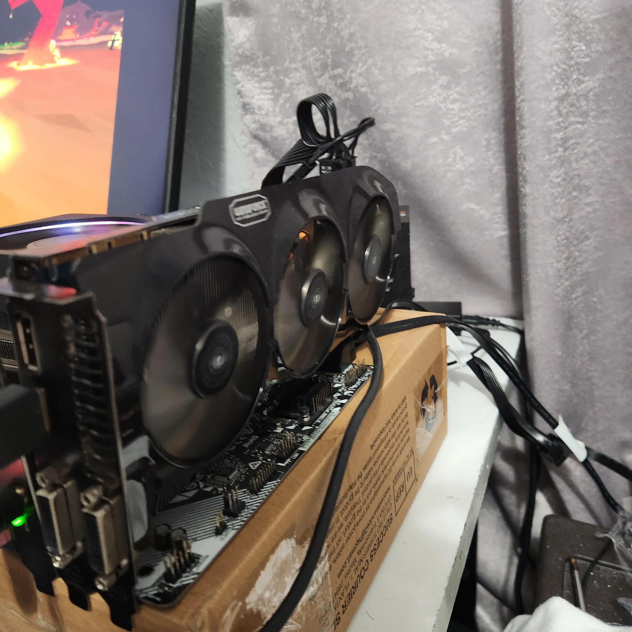 Gigabyte Windforce Nvidia Geforce GTX 670 2GB GDDR5