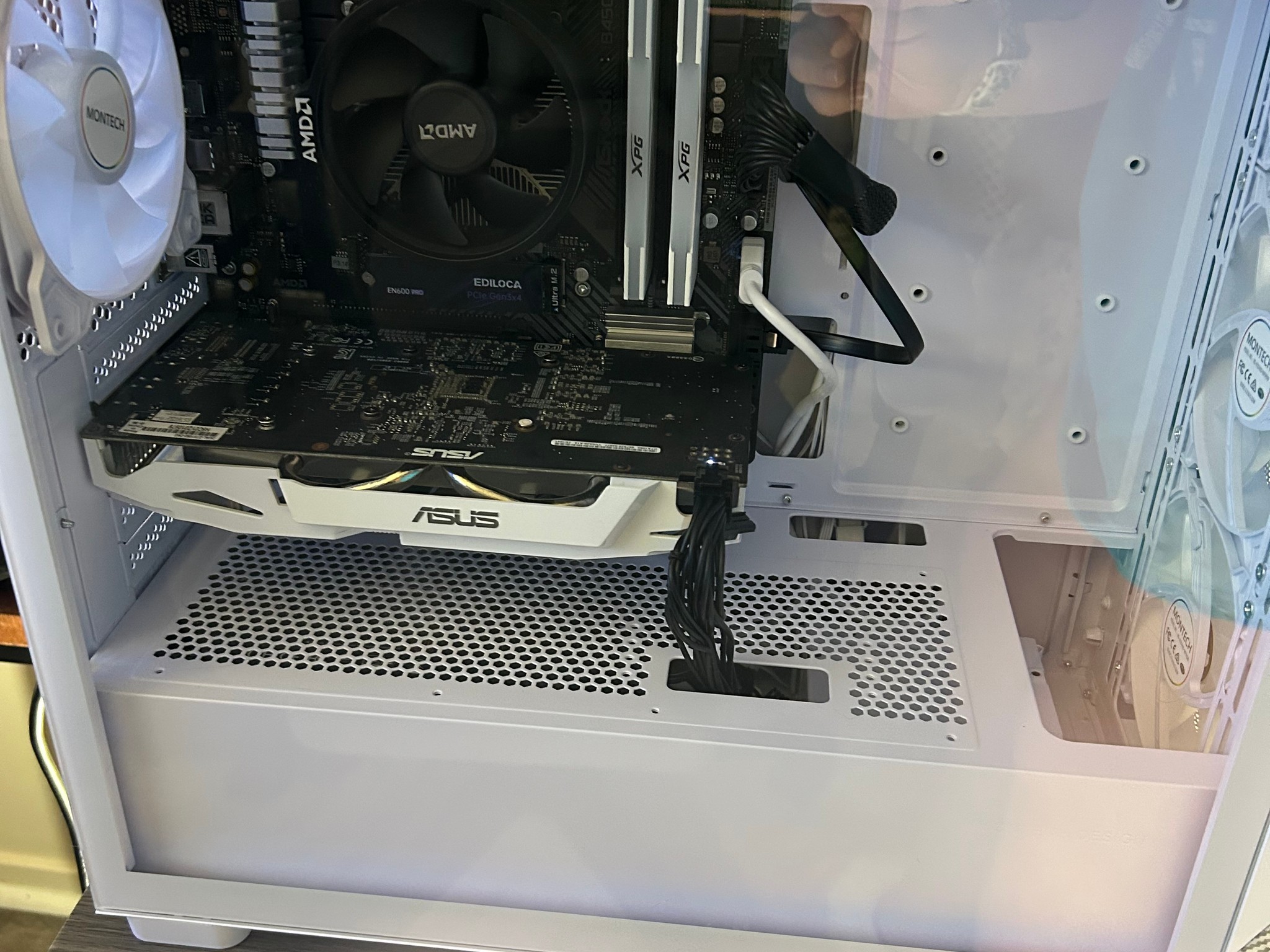 White Gaming PC GTX 1060 6GB w/16GB DDR4 3200MT/s XPG RGB RAM - 512 GB NVMe SSD + 120GB SATA 3 SSD