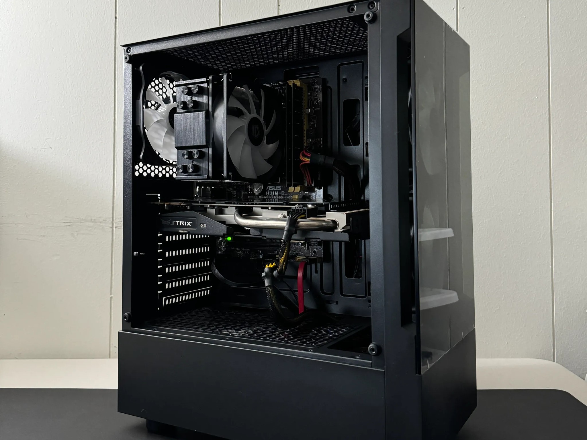 GTX 970 4GB | INTEL i7 4770s | 16GB DDR3 RAM | 256 GB SSD | Black Gaming Computer