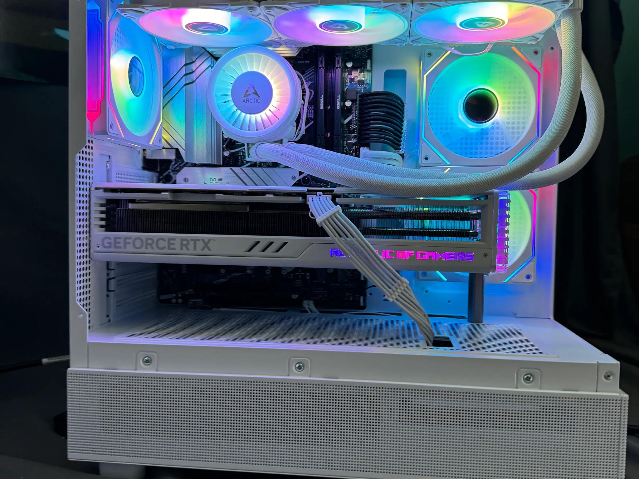 RTX 4090 Whiteout Gaming PC