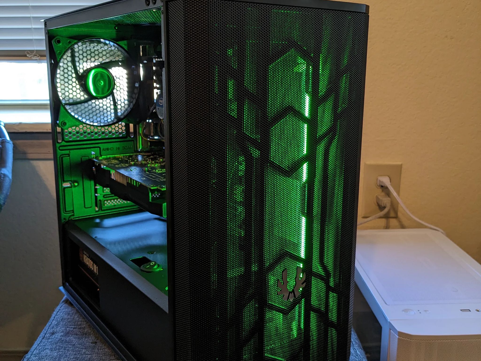 FREE SHIP|| "Neon Moon"|| i5-3470, 16GB RAM, RX 560 2GB, 480GB SSD (READ DESCRIPTION)
