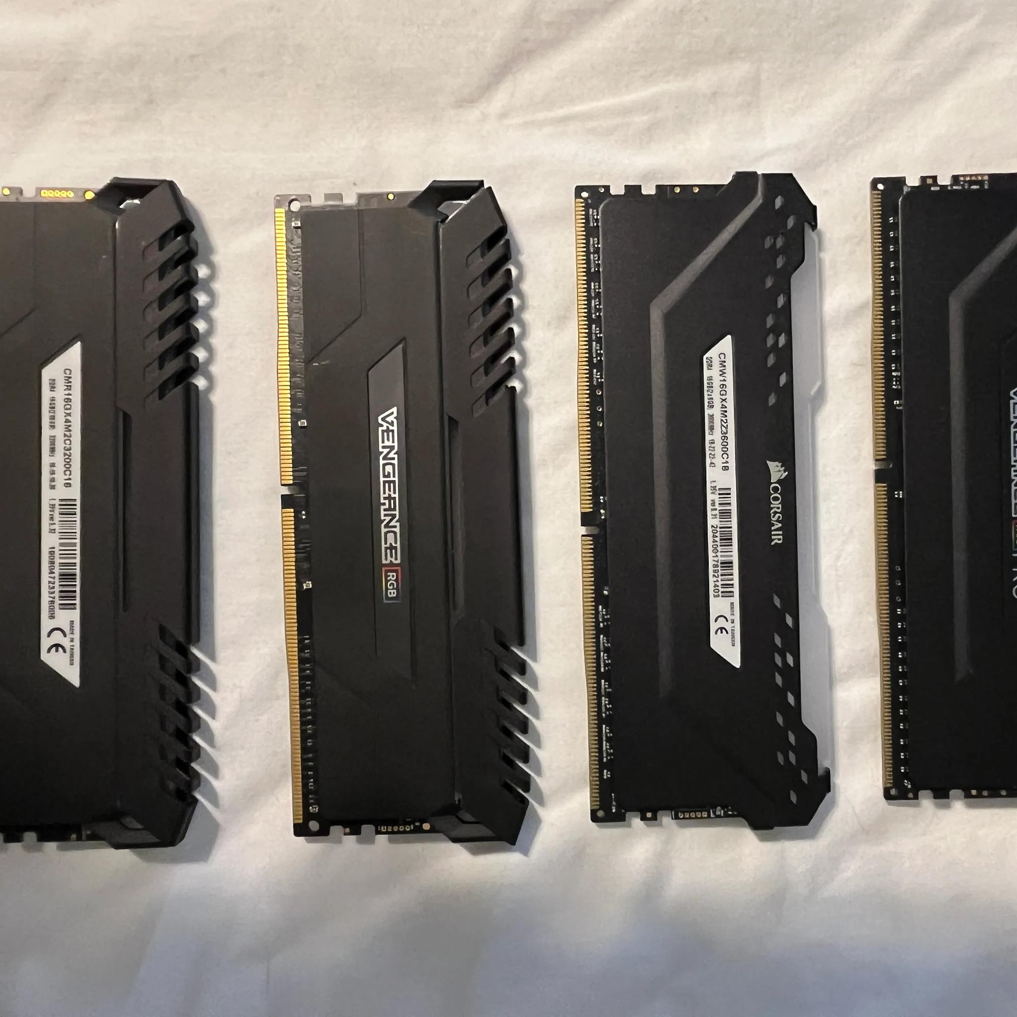 32 GB CORSAIR RAM - BUNDLE DEAL