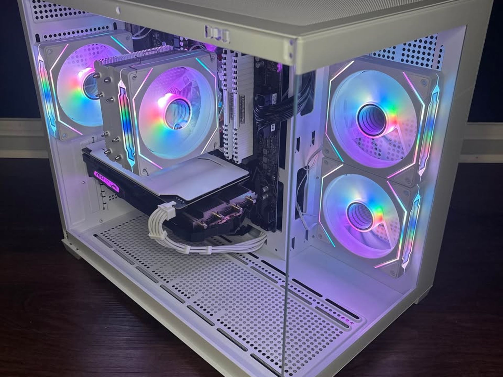 White Gaming PC (RTX 2060 6GB + AMD Ryzen 5 3600 + 16GB DDR4 + SSD)