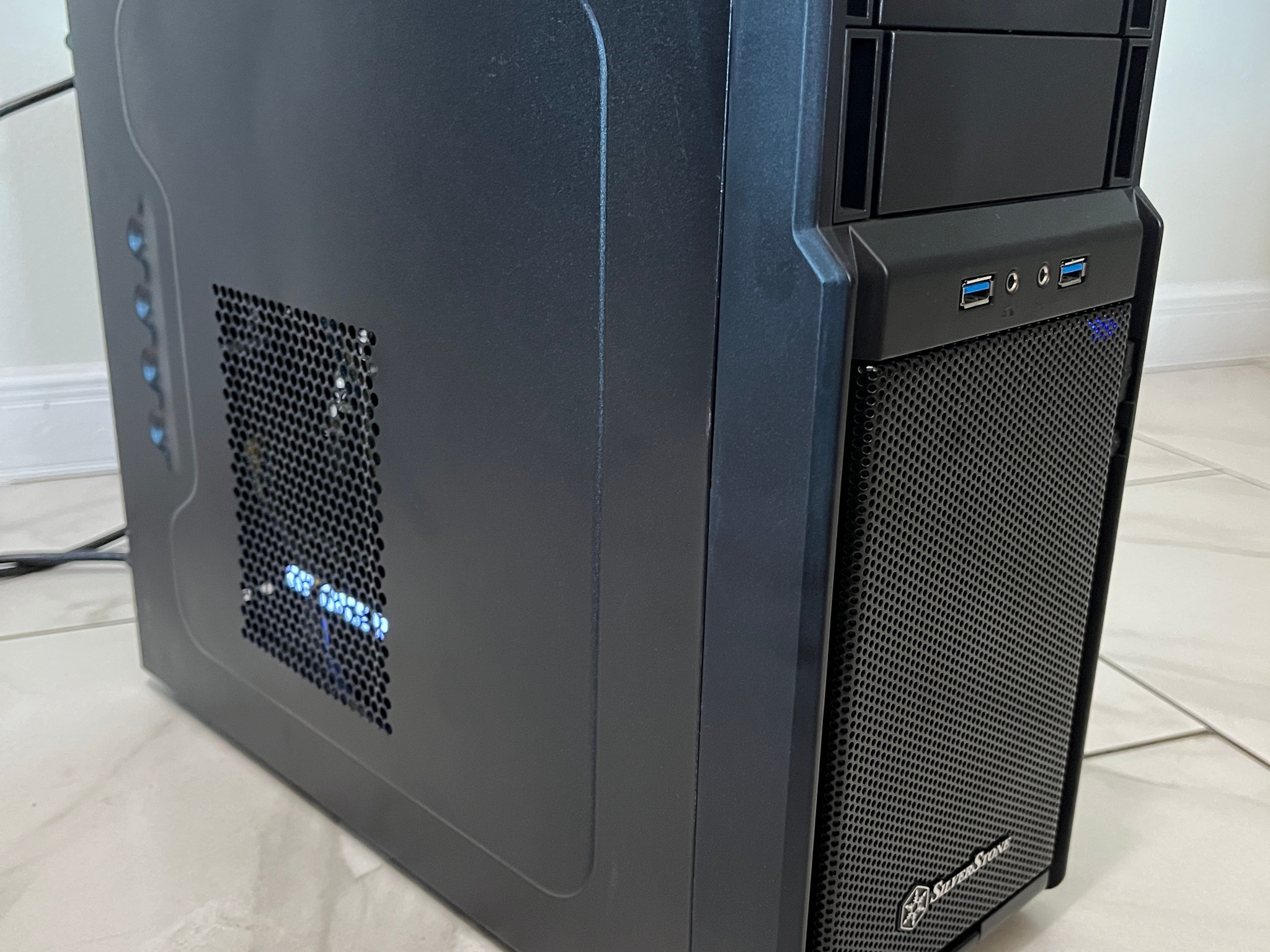 NVIDIA RTX 3060 Ti, Intel Core i5-9400f, 16GB RAM, 512GB SSD - Sleeper Gaming PC w/ Wi-Fi & BT