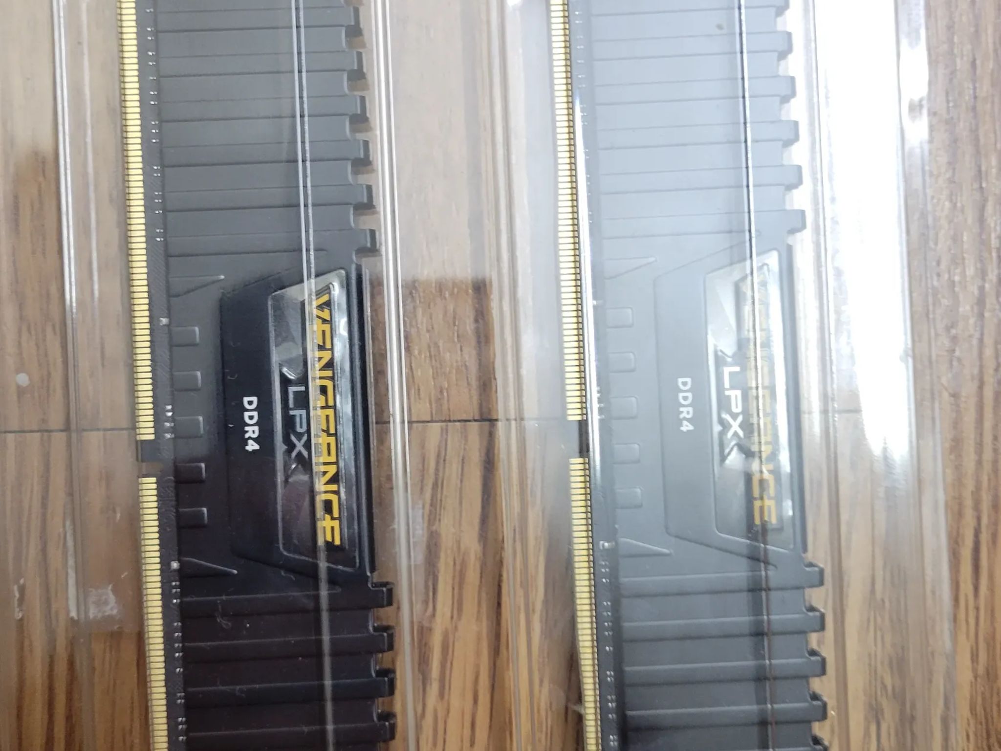 CORSAIR VENGEANCE LPX DDR4 RAM 64GB (2x32GB) 3200MHz