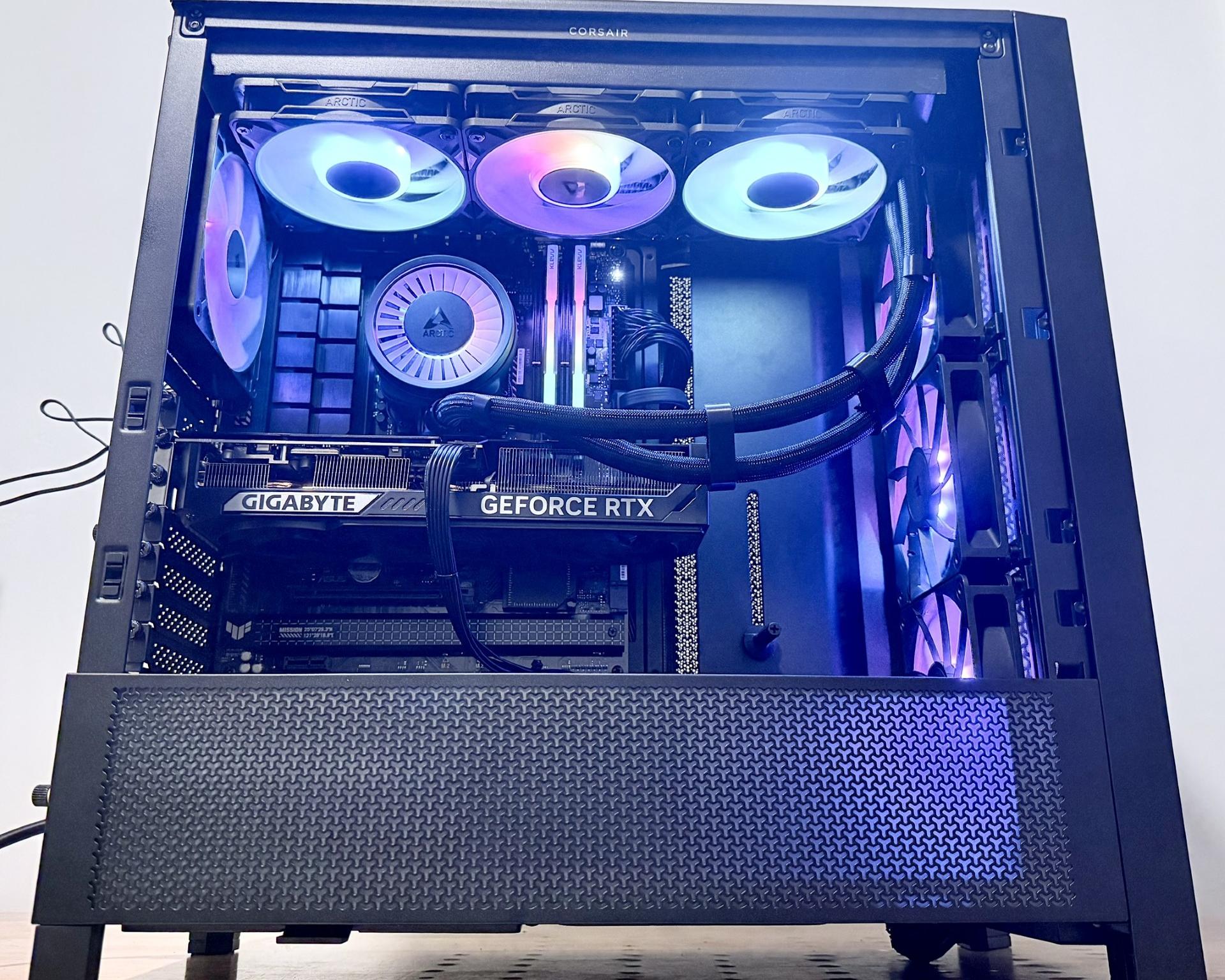 Corsair 4000D RTX 5070 OC 12GB
