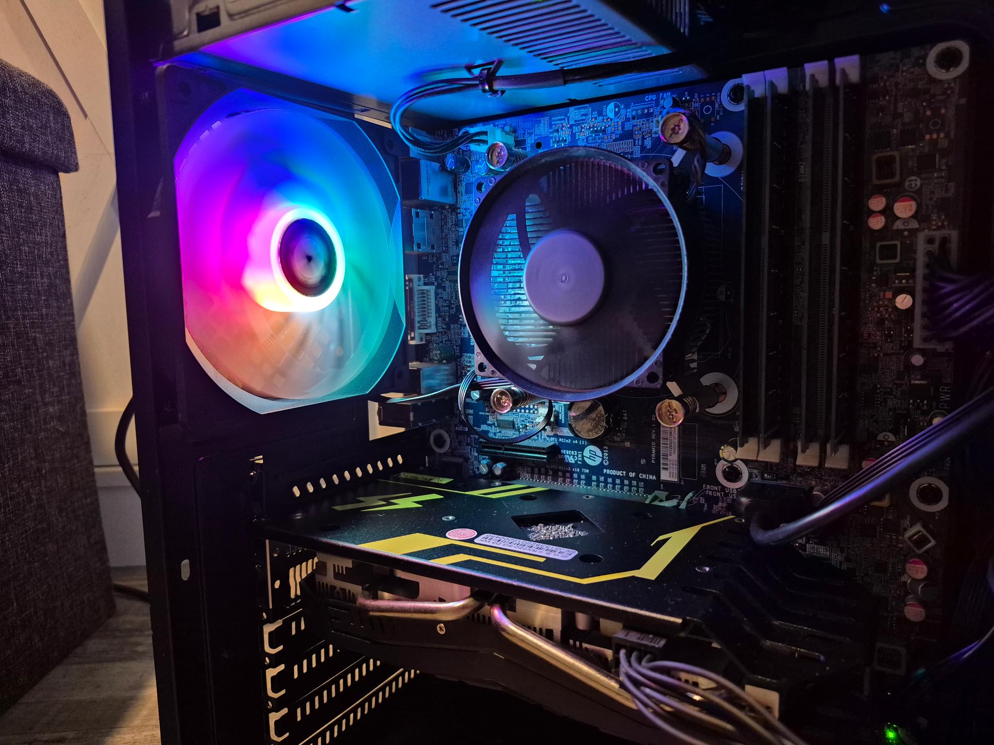 100 FPS Fortnite | i5-4570, 16GB RAM, 500GB SSD, RX 580 8GB, RGB, Wifi