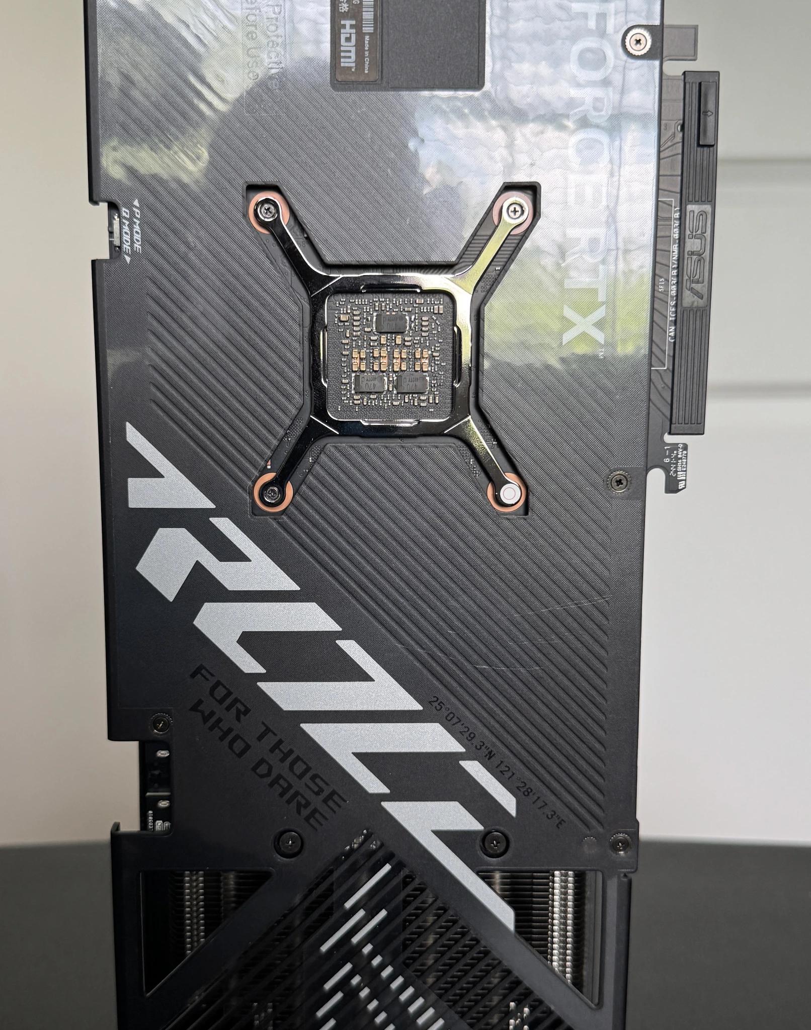 ASUS ROG Strix GeForce RTX 4070 SUPER 12GB GDDR6X OC Edition (ROG-STRIX-RTX4070S-O12G-GAMING)