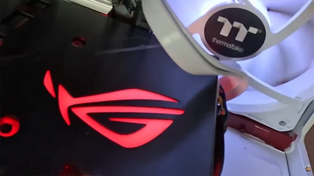 Red Velvet Edition – Custom Gaming PC | RTX 2070 Super | Ryzen 7 2700X | 2TB Storage | 16GB DDR4 |