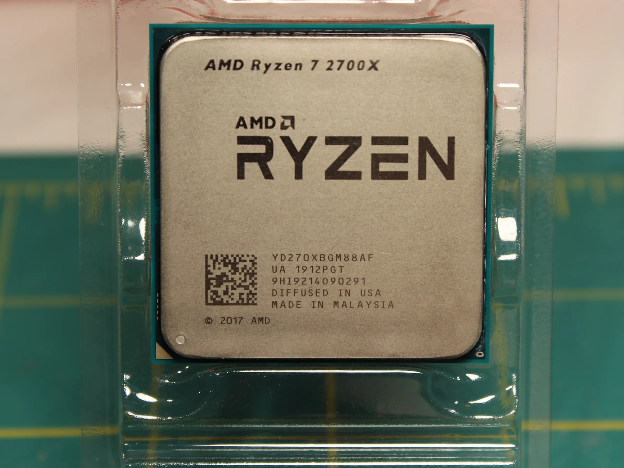 AMD Ryzen 7 2700X 8-Core Processor w/Wraith Cooler