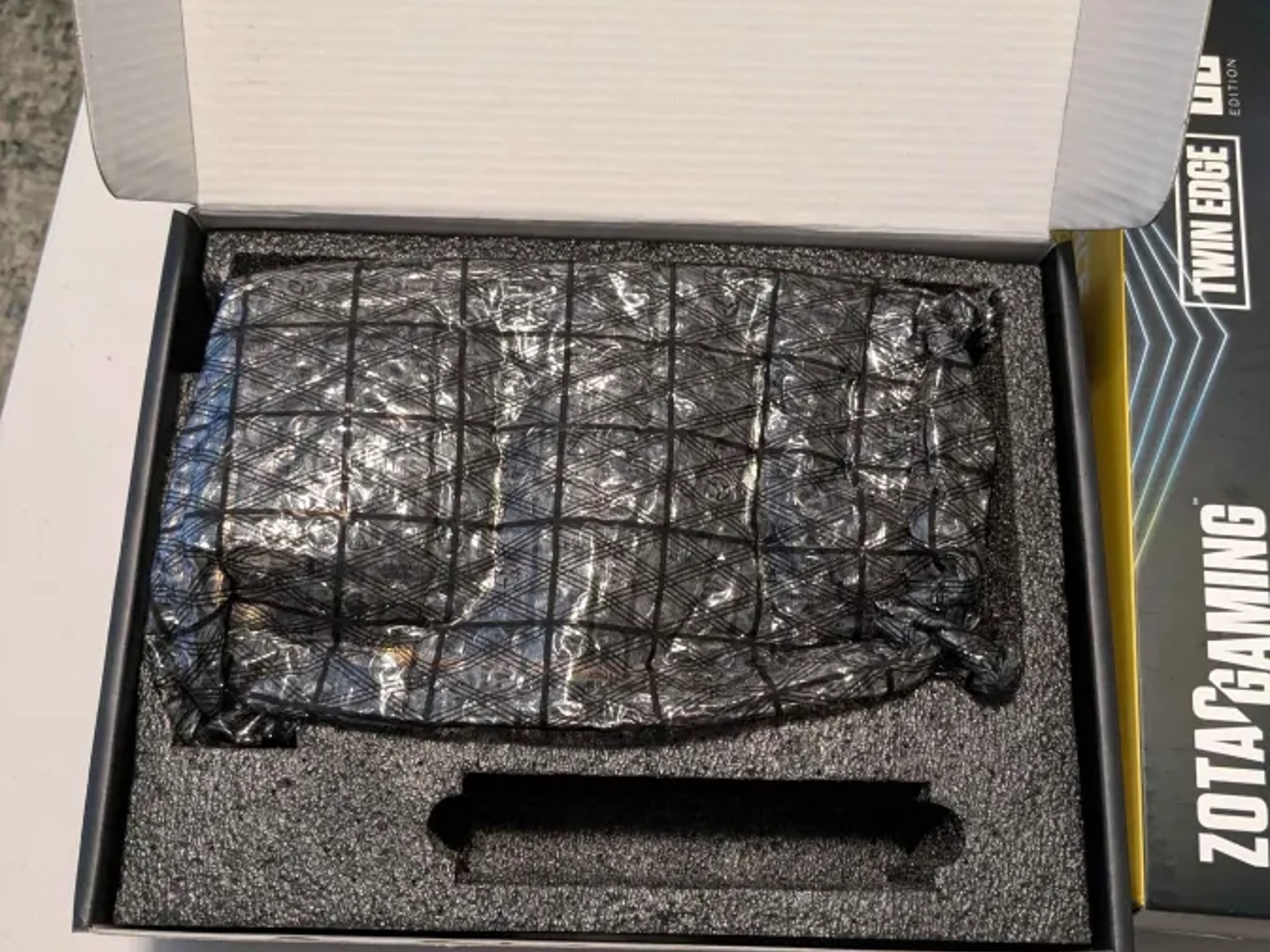 Nvidia GeForce RTX 3060 Ti 8GB Zotac Twin Edge OC (one year used, original box)