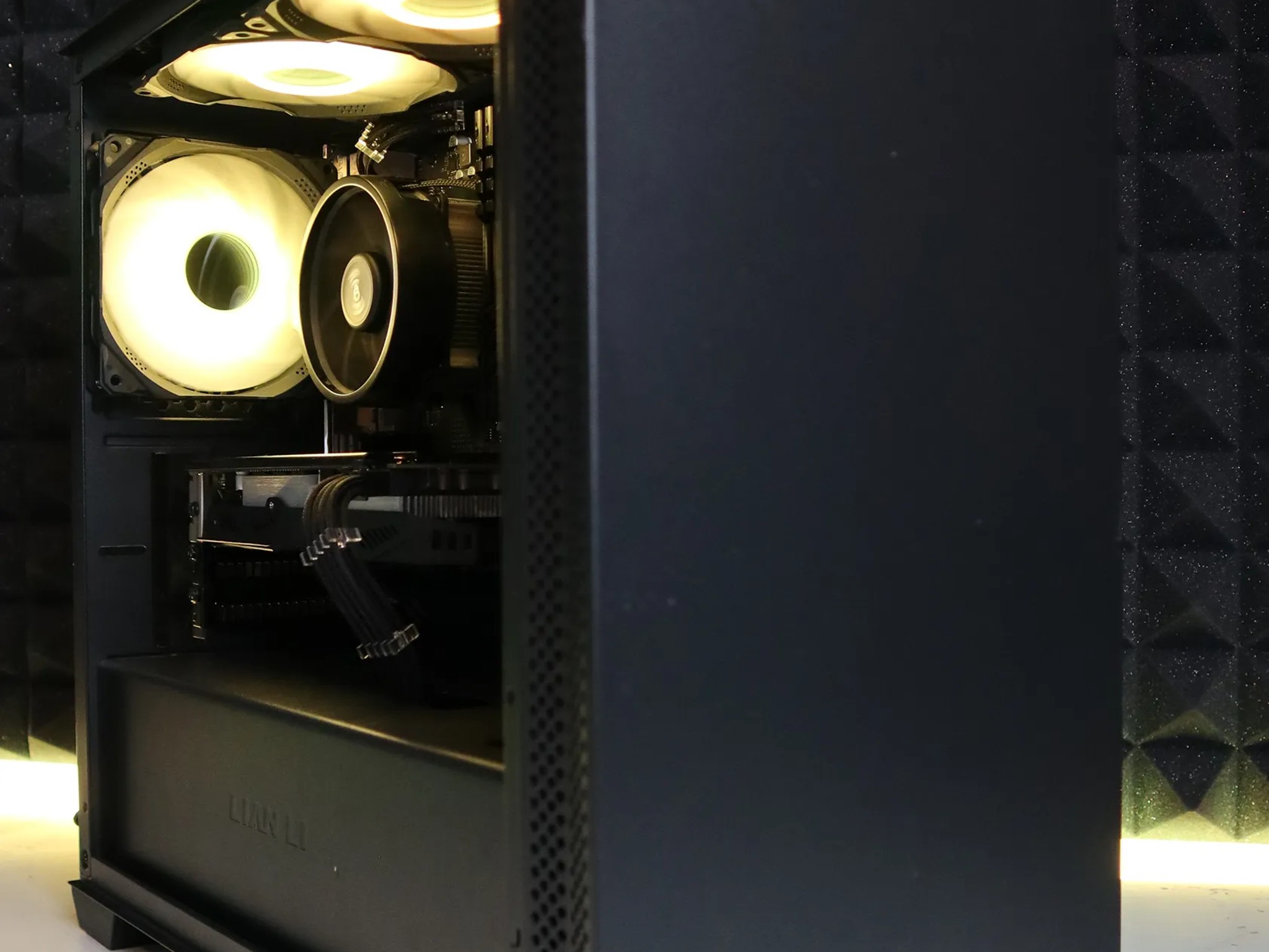 Bolt | Ryzen 3 1200/RX 560XT 8GB Gaming PC