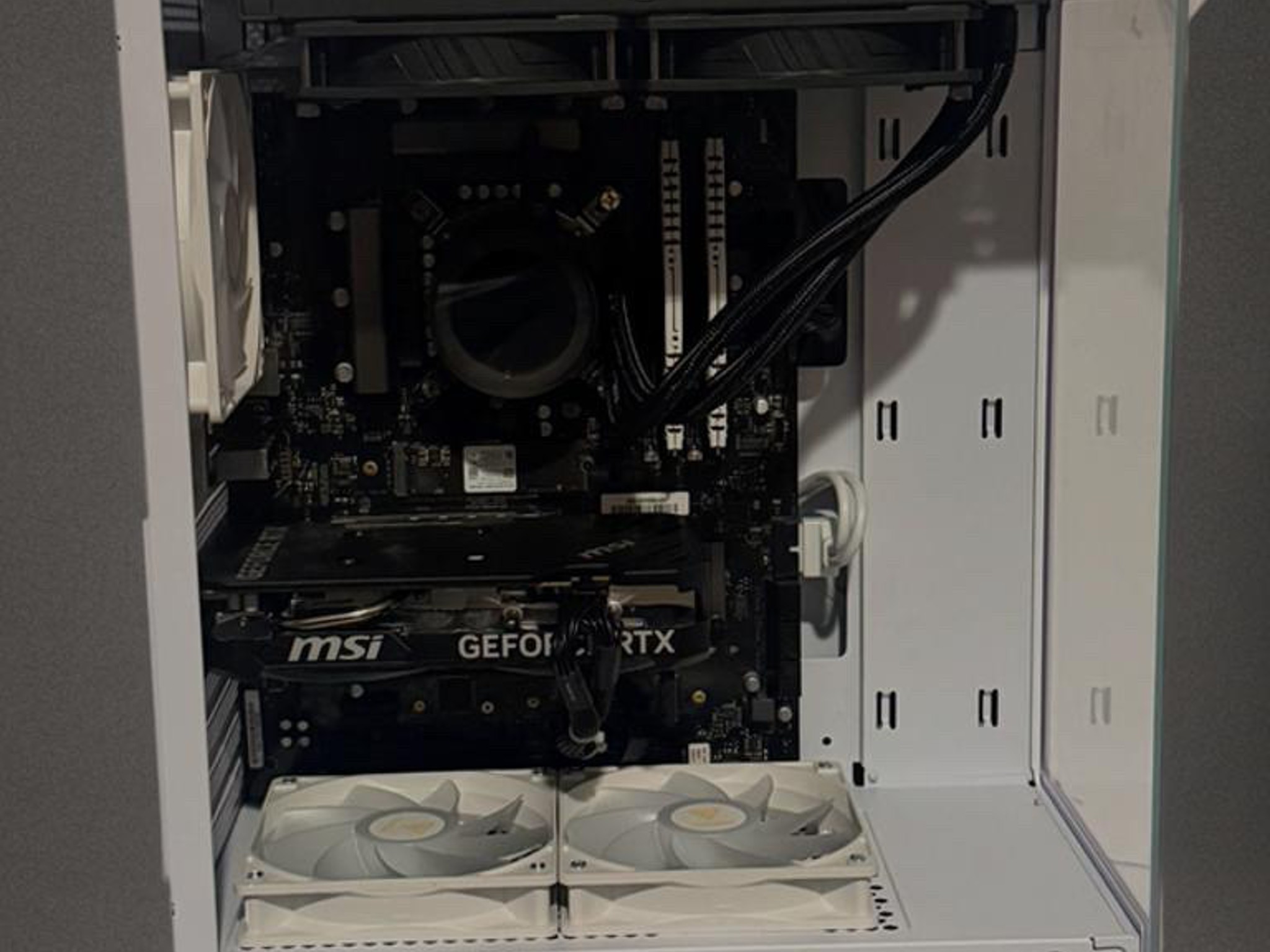 ⚫️OREO⚪️BEAST⚫️ | I7 11700KF | NVIDIA 4060 | 16GB DDR4 | 1TB SSD | BT/WIFI