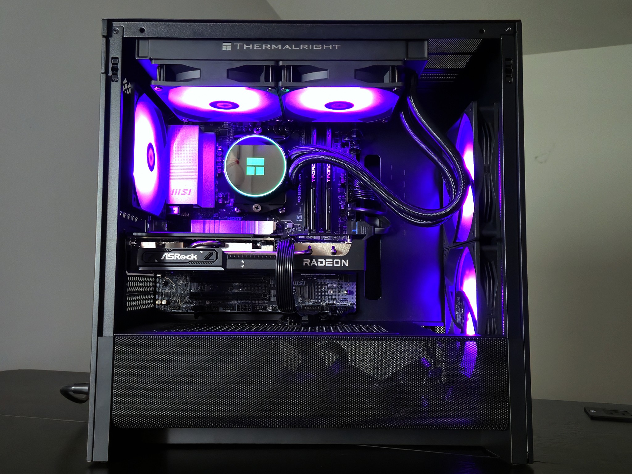 Ryzen 5 9600X - RX 9060 XT 16GB - 32GB DDR5 6000 - 1TB Gen4 NVMe - WiFi 7