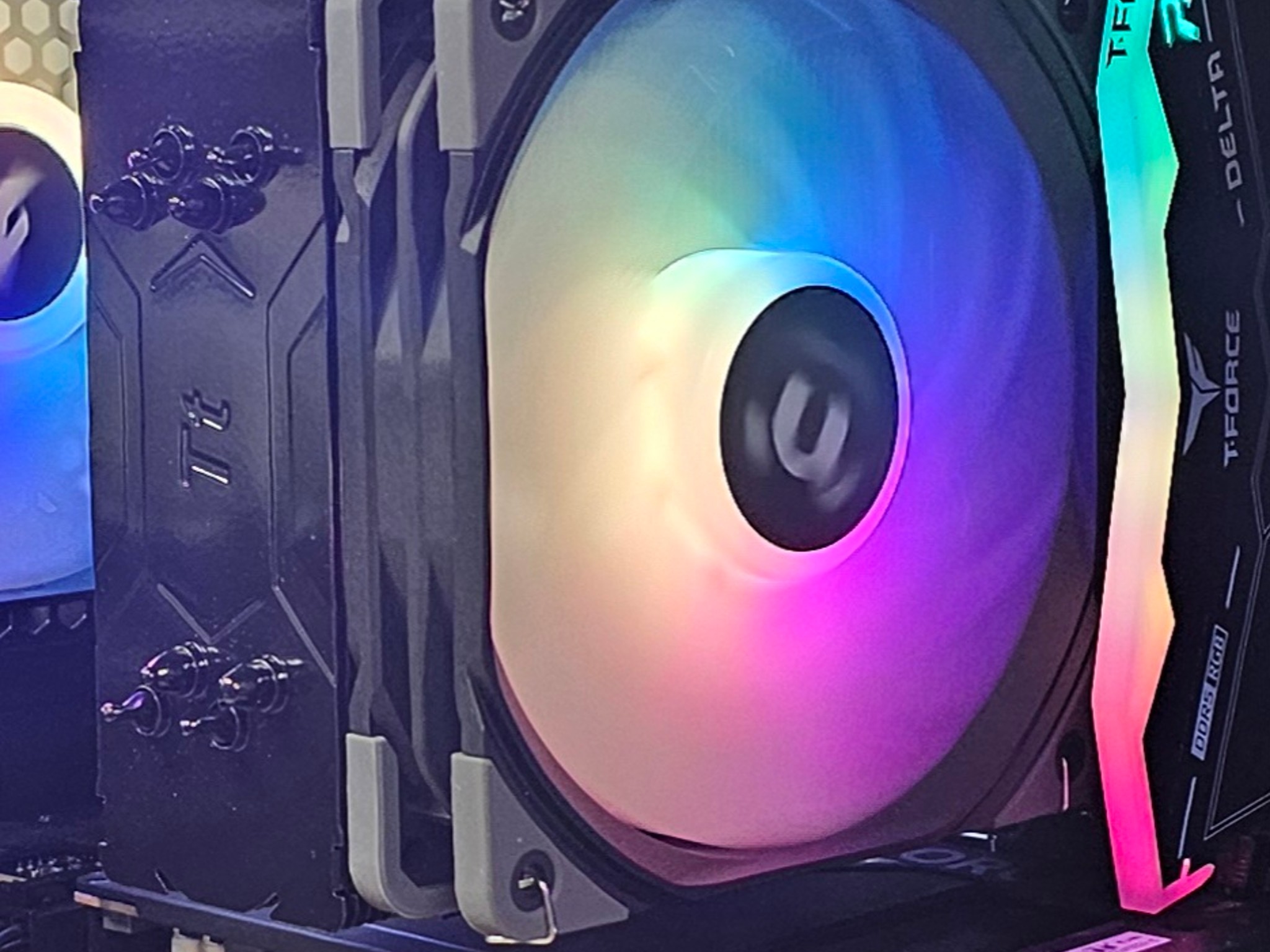 Thermaltake CPU Air Cooler with RGB Fan