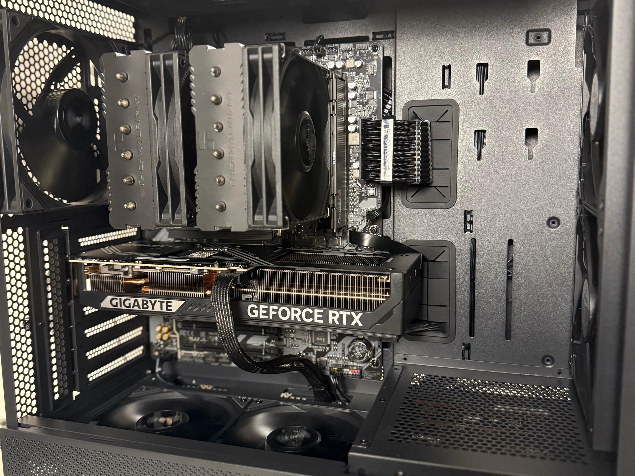 RTX 5070 | Ryzen 7 9700X | 32gb DDR5 | 2tb NVME 🖤