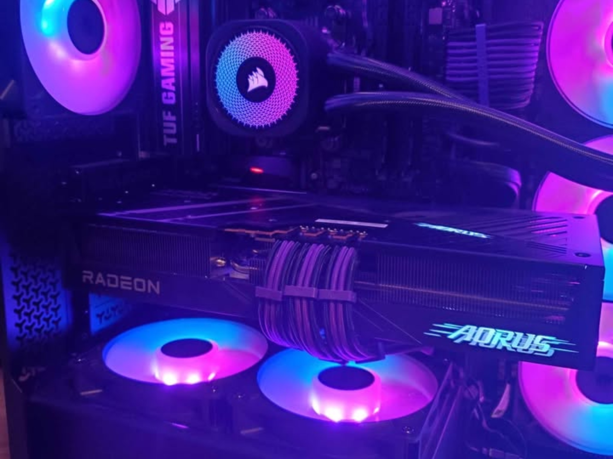 Radeon RX 9070 XT Custom Gaming PC - Ryzen 7 9850X3D, 32GB RAM