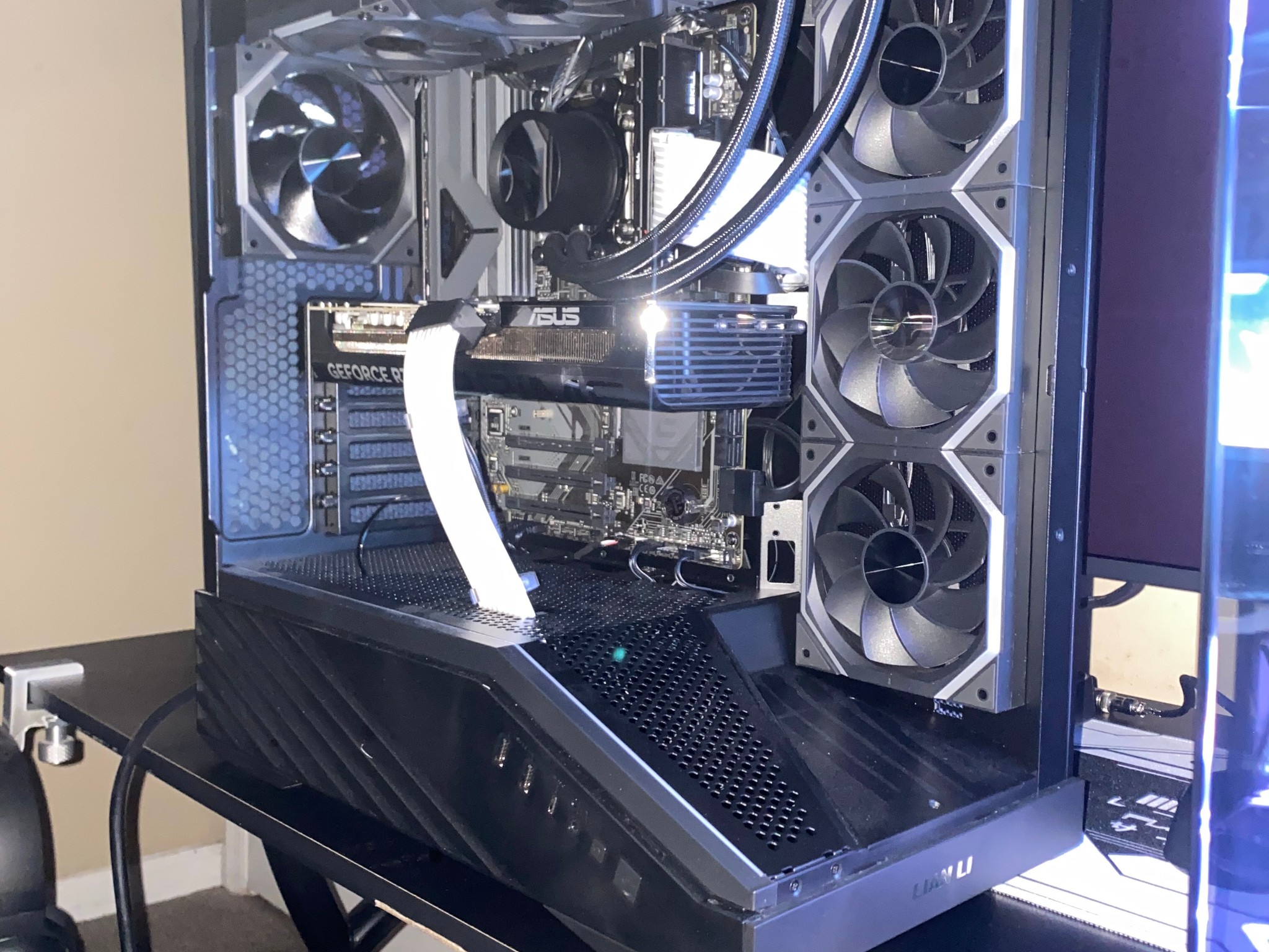 HIGH-END GAMING PC | AMD RYZEN 7 9700X | NVIDIA RTX 5070 | 32GBS DDR5