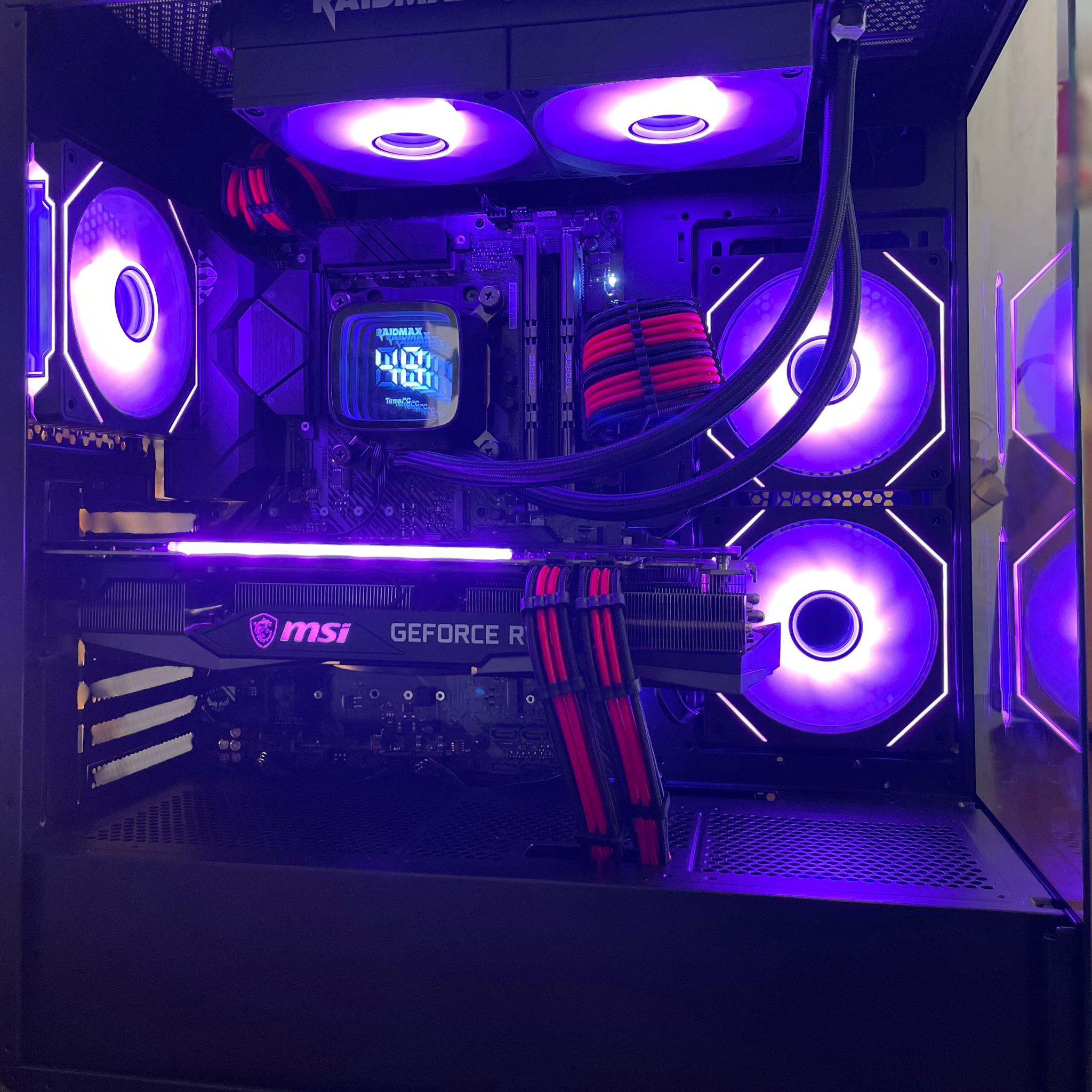 Gaming PC / | GEFORCE 3070 | Ryzen 5 | 32GB RAM | WINDOWS 11 pro | WiFi and Bluetooth
