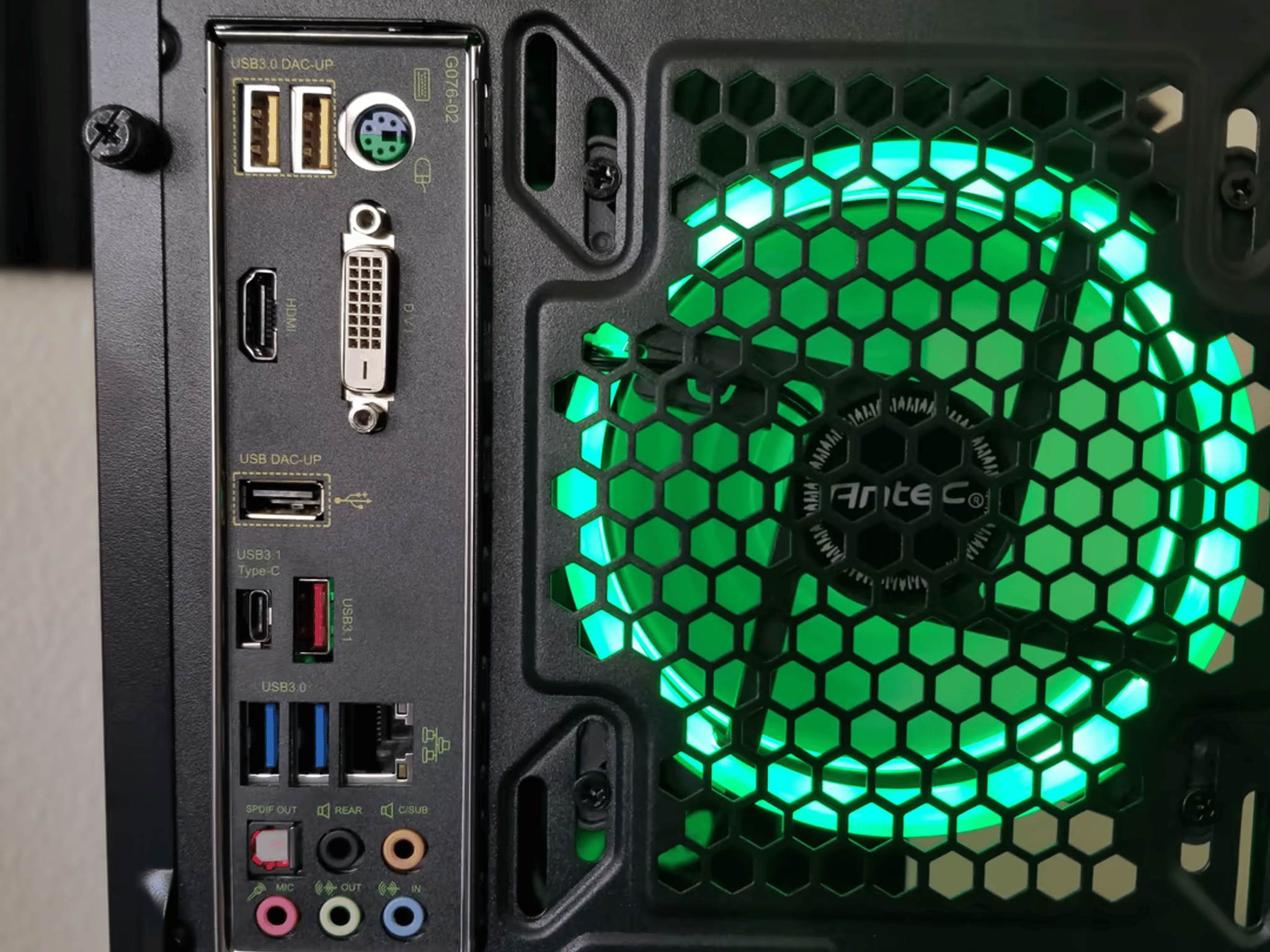 Intel Core i5 6500 UpTo 3.6GHz w/ Intel HD Graphics 530 // Team Group 8GB 2400MHz // Levin 120GB SSD