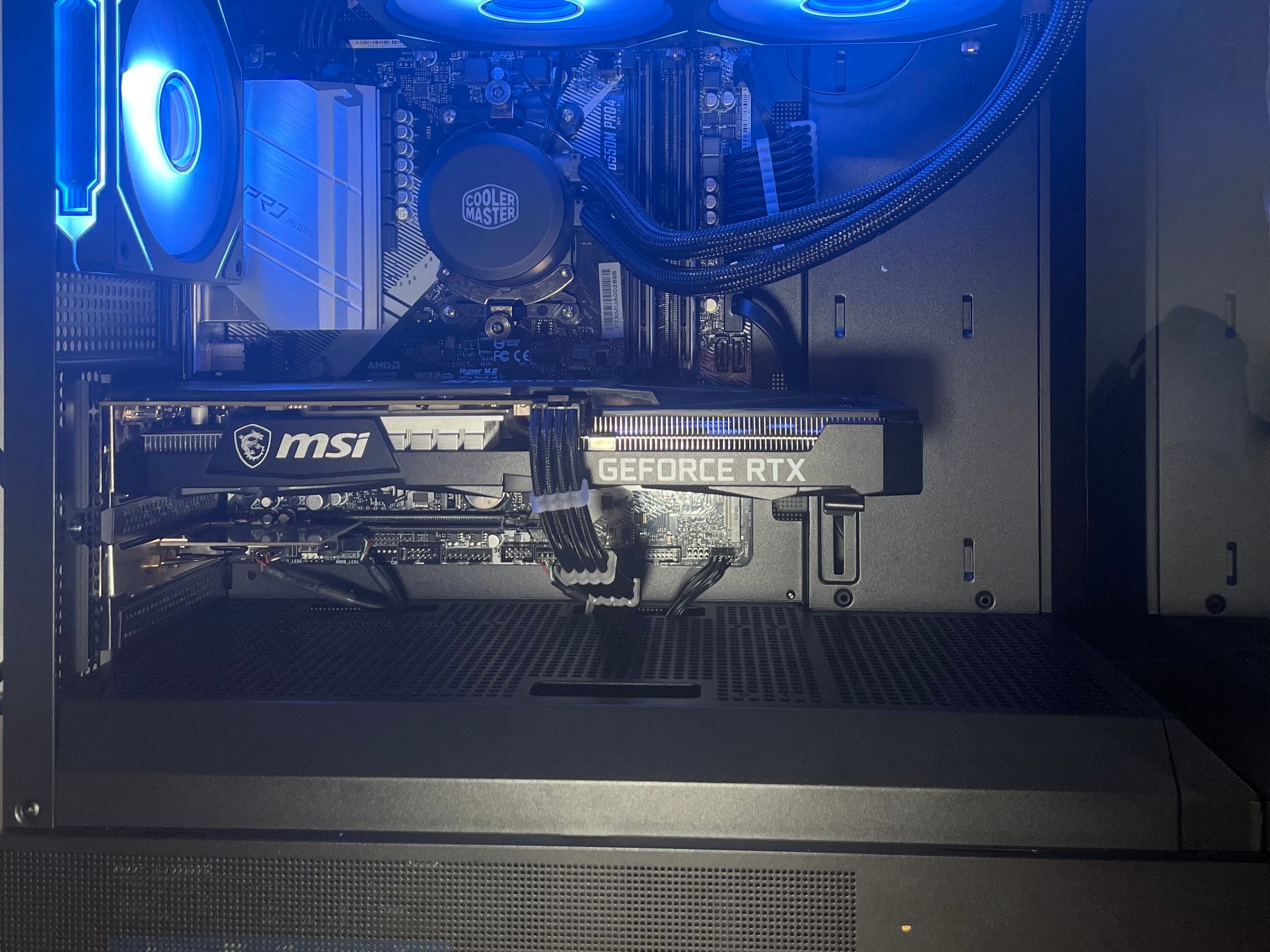 - [ ] Gaming PC | GEFORCE 3060 12gb| RYZEN 7 | 16GB RAM | WINDOWS 11 home | WiFi and Bluetooth