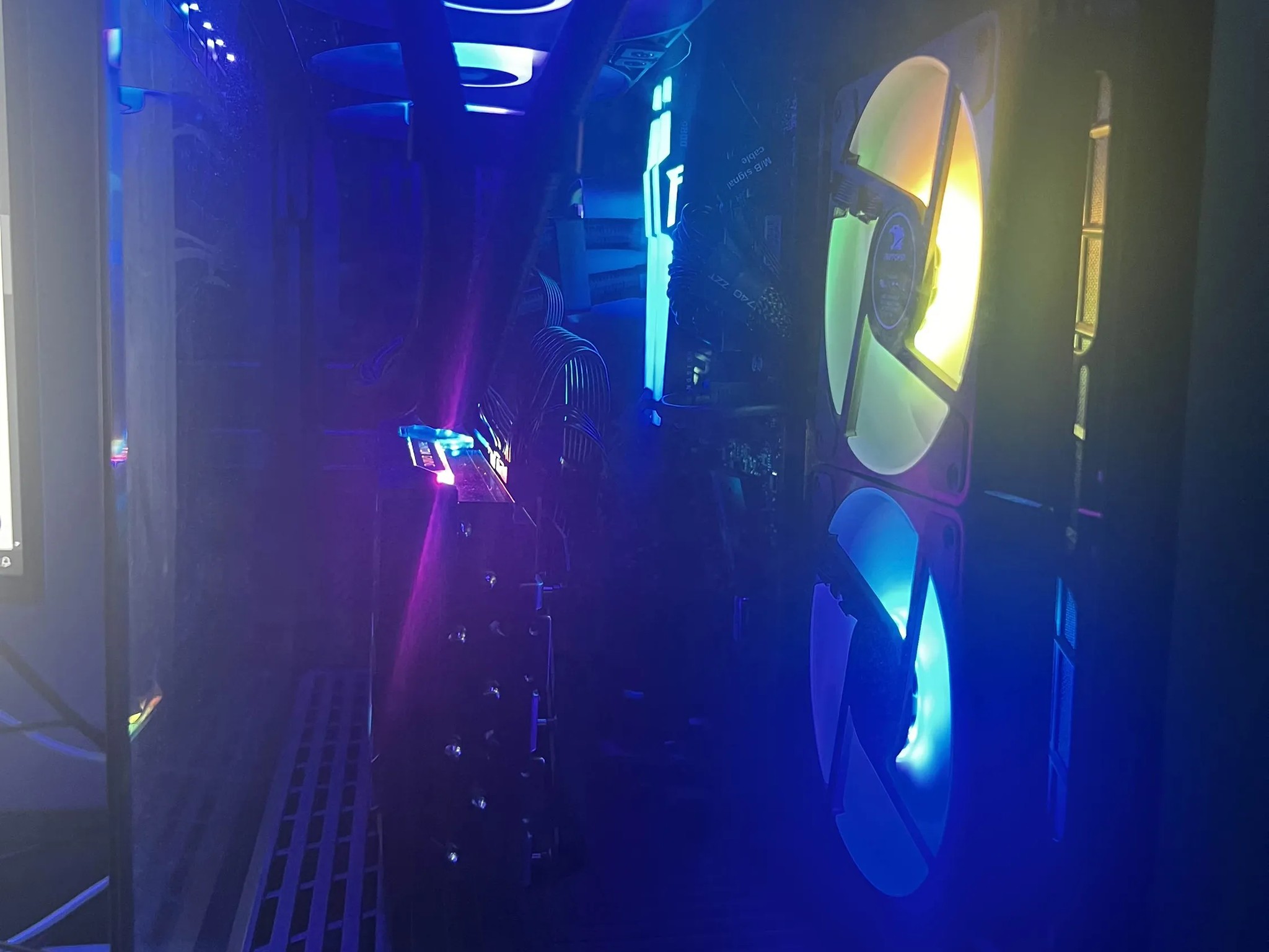 ULTIMATE GAMING PC AMD Ryzen 9 7950x3D 7900XTX 32GB RAM 6000hz