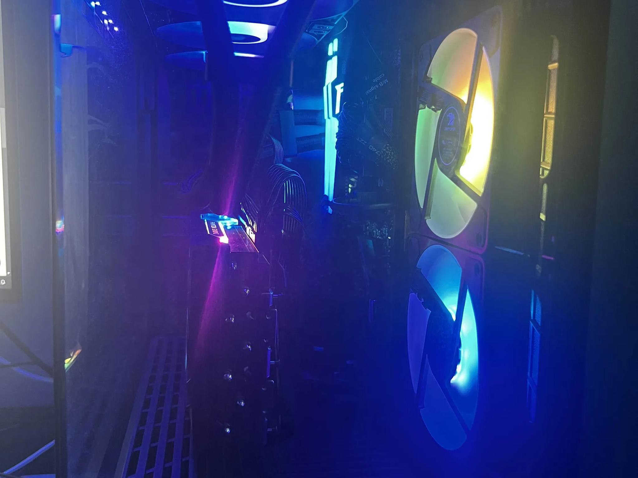 ULTIMATE GAMING PC AMD Ryzen 9 7950x3D 7900XTX 32GB RAM 6000hz